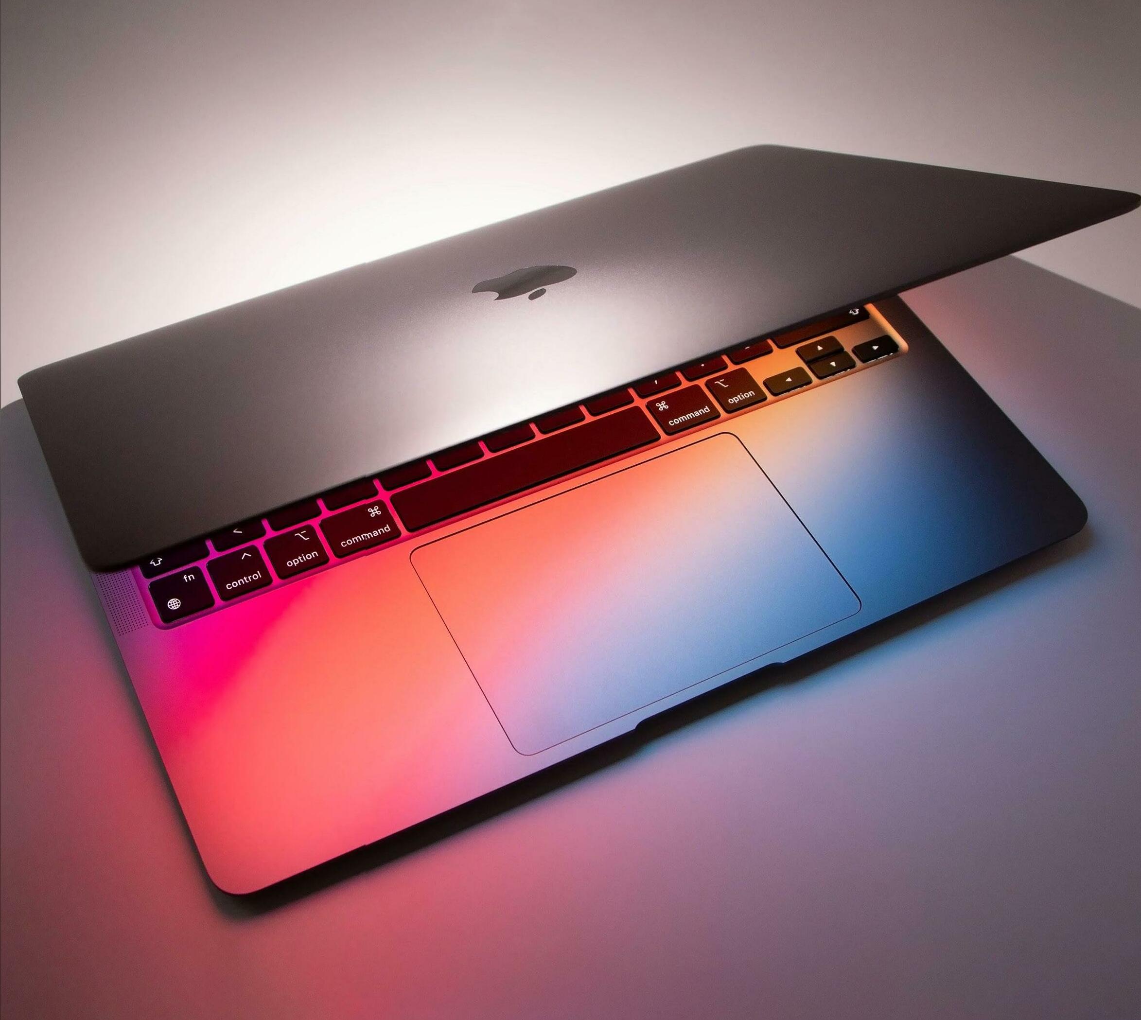 APPLE RELEASES MACOS TAHOE 26.1 DEVELOPER BETA 2 AMID GROWING USER CRITICISM OVER PERFORMANCE AND STABILITY