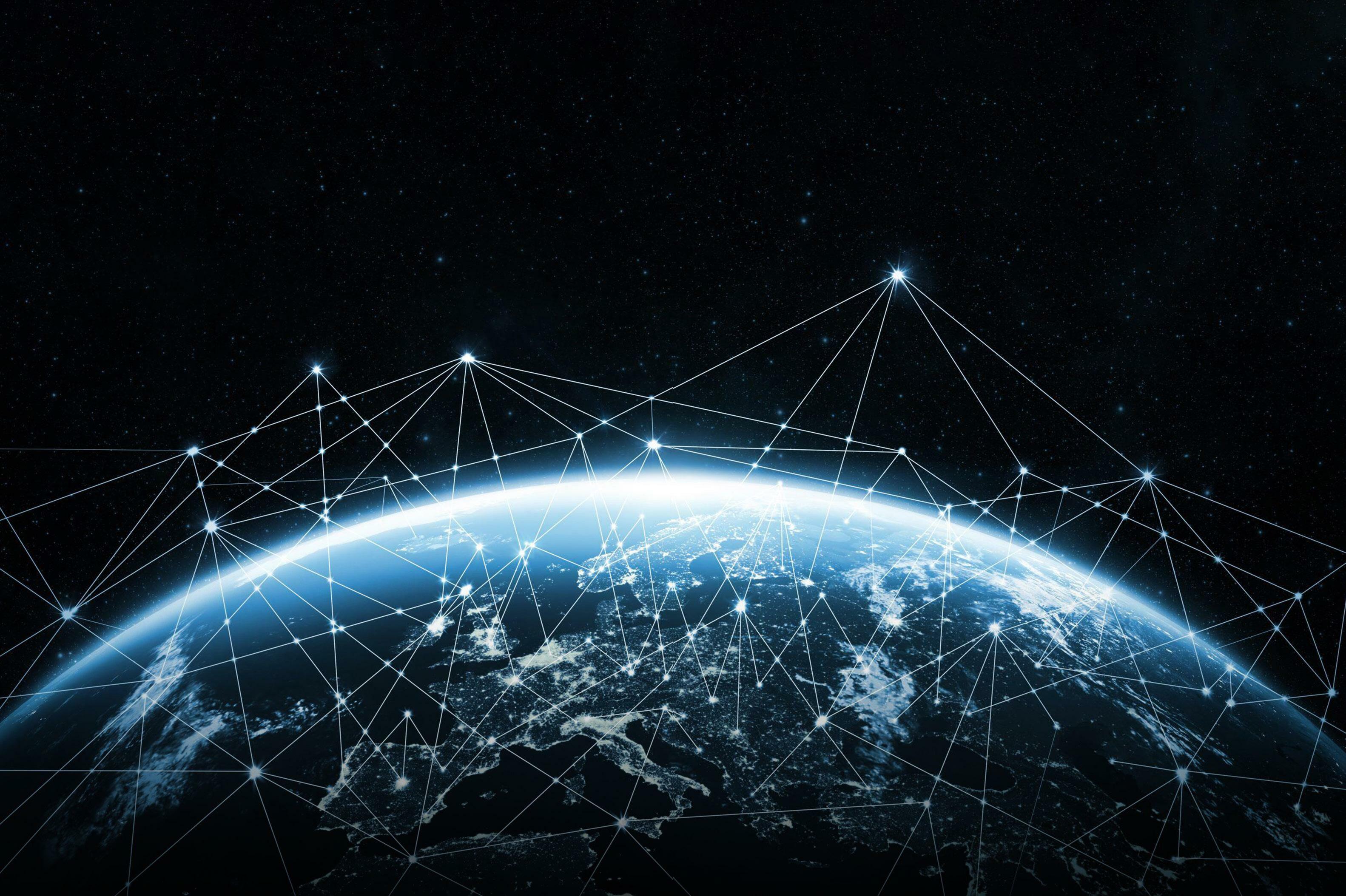 APPLE DEVELOPS NEXT-GENERATION SATELLITE FEATURES FOR IPHONE CONNECTIVITY EXPANSION