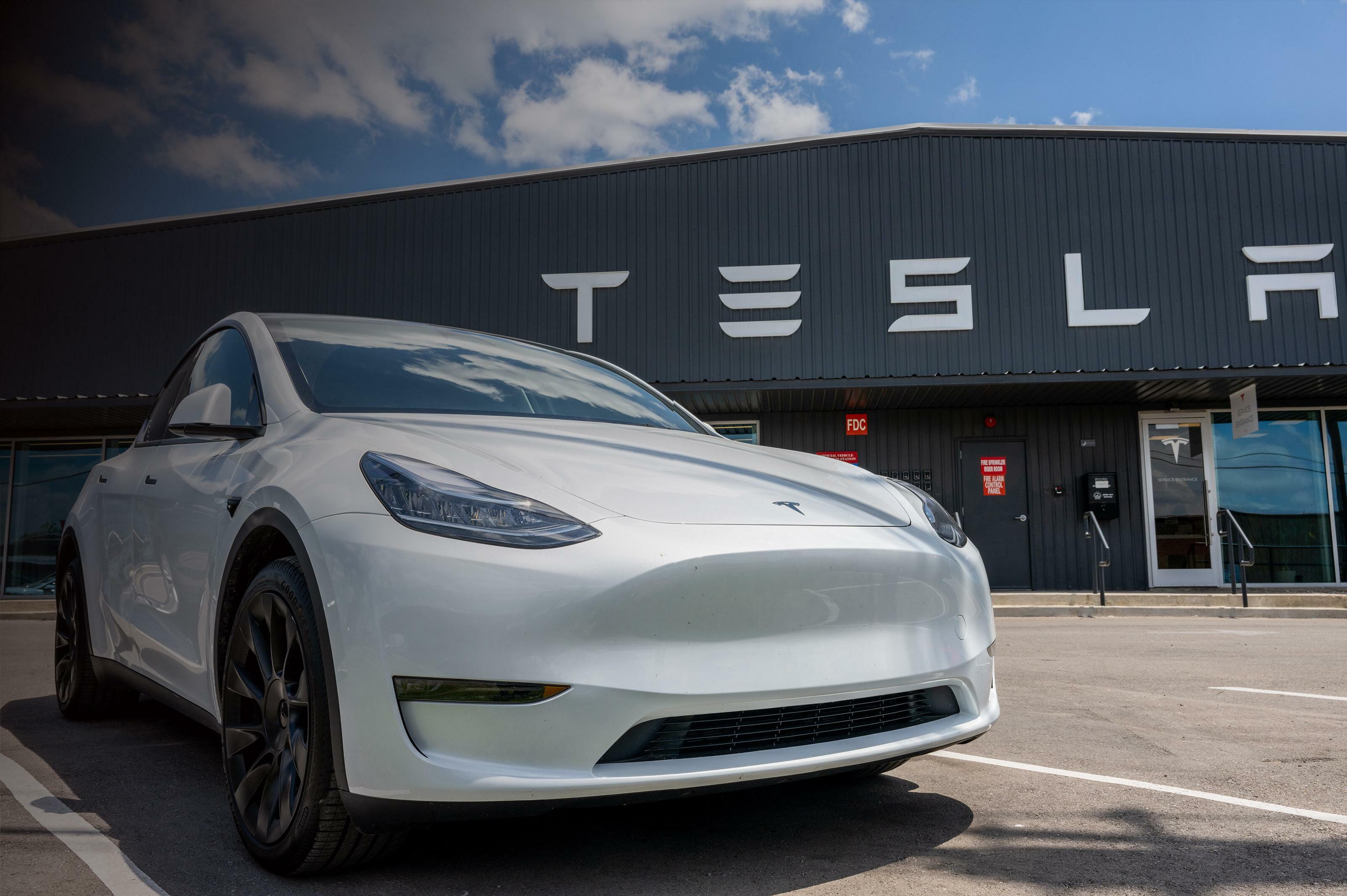 MUSK LINKS REAL-WORLD DATA FROM X AND TESLA TO FUTURE AGI DEVELOPMENT