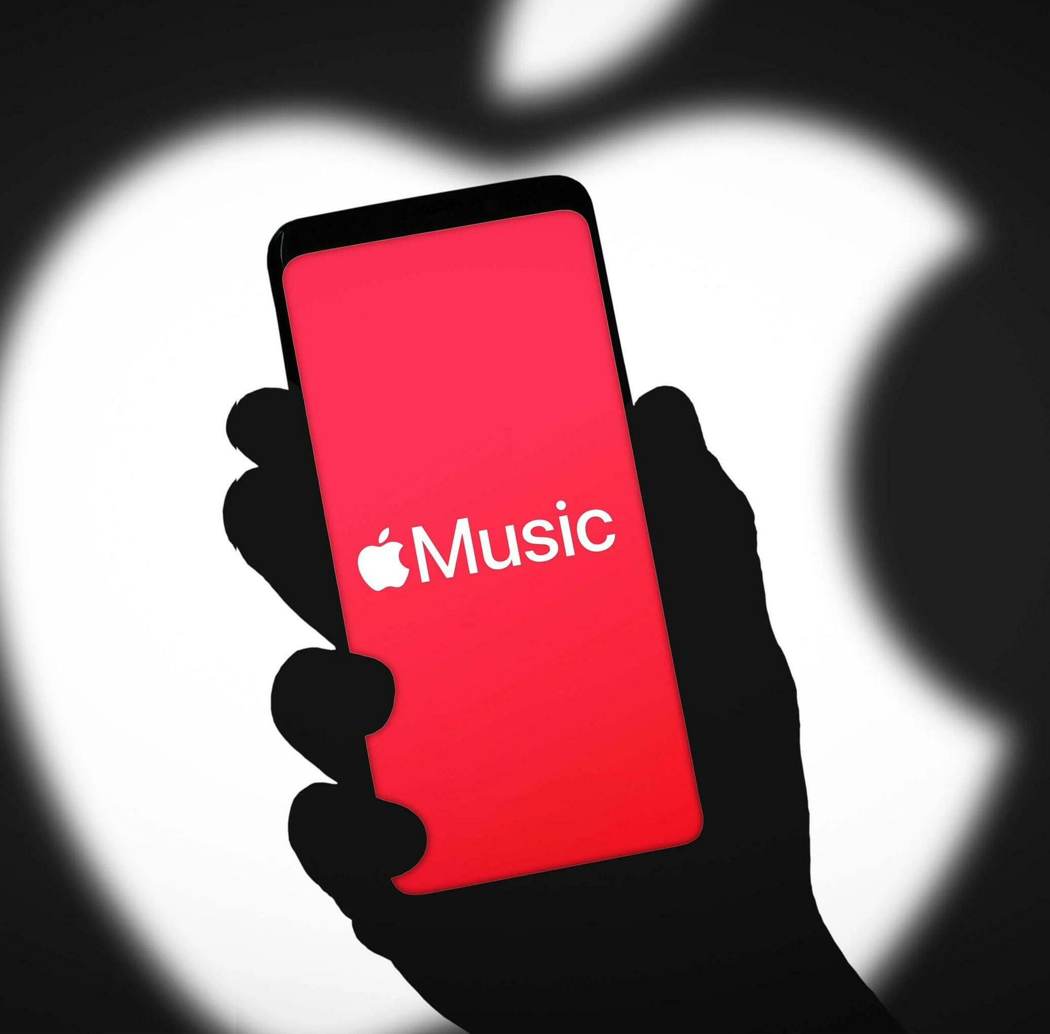 OLDER TRACKS SET TO DOMINATE APPLE'S 2025 YEAR-END MUSIC LISTS AS INDUSTRY DYNAMICS SHIFT