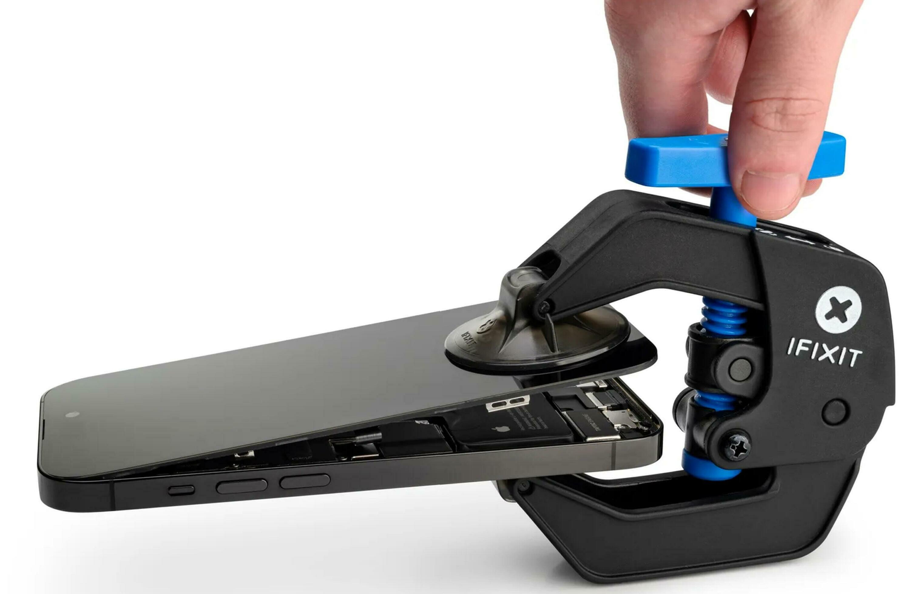 IFIXIT LAUNCHES FIXBOT, A CAMERA-ASSISTED CHATBOT BUILT TO GUIDE EVERYDAY TECH REPAIRS