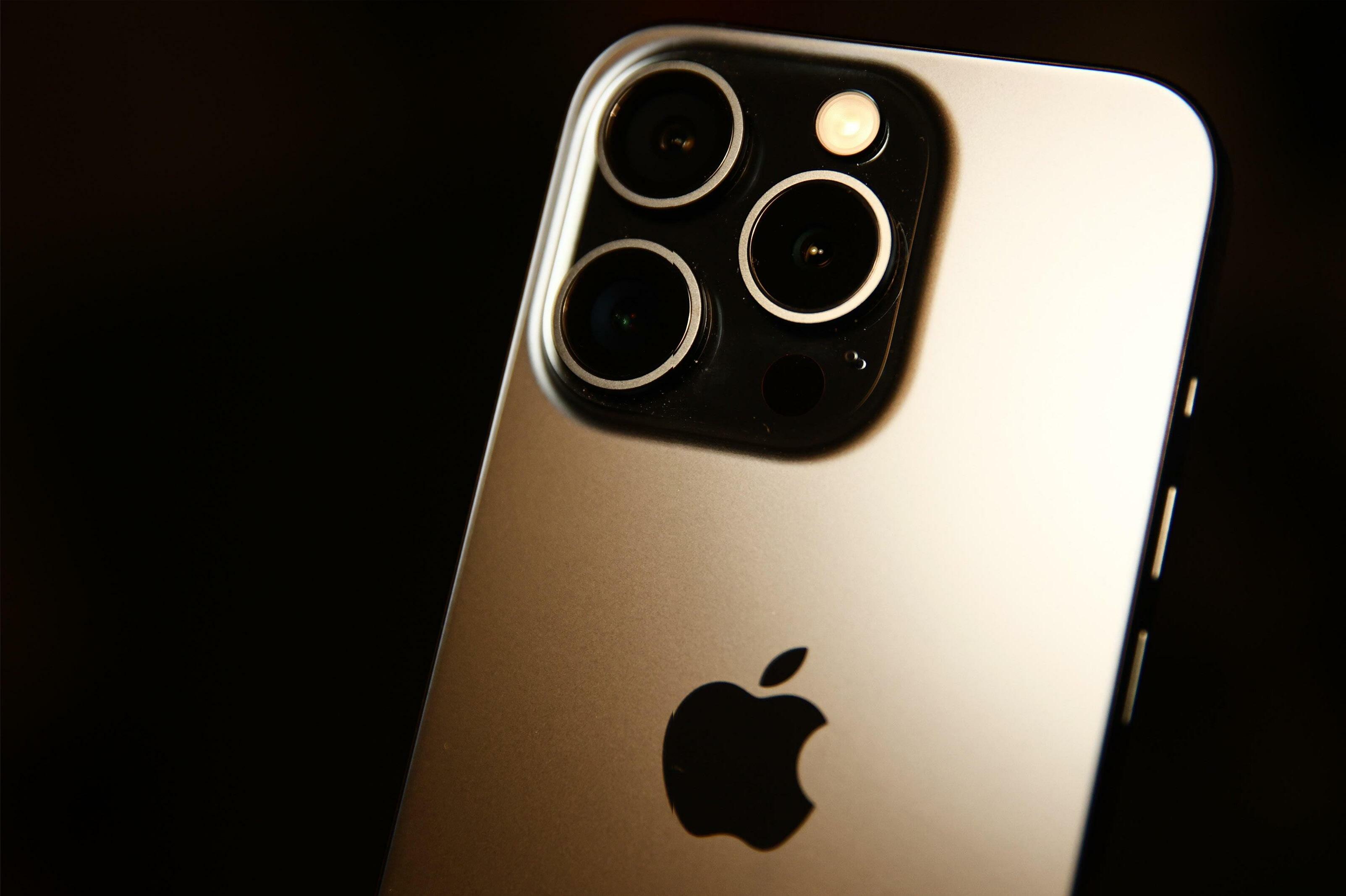 MILLIONS OF IPHONE USERS FACE HEIGHTENED SPYWARE RISK