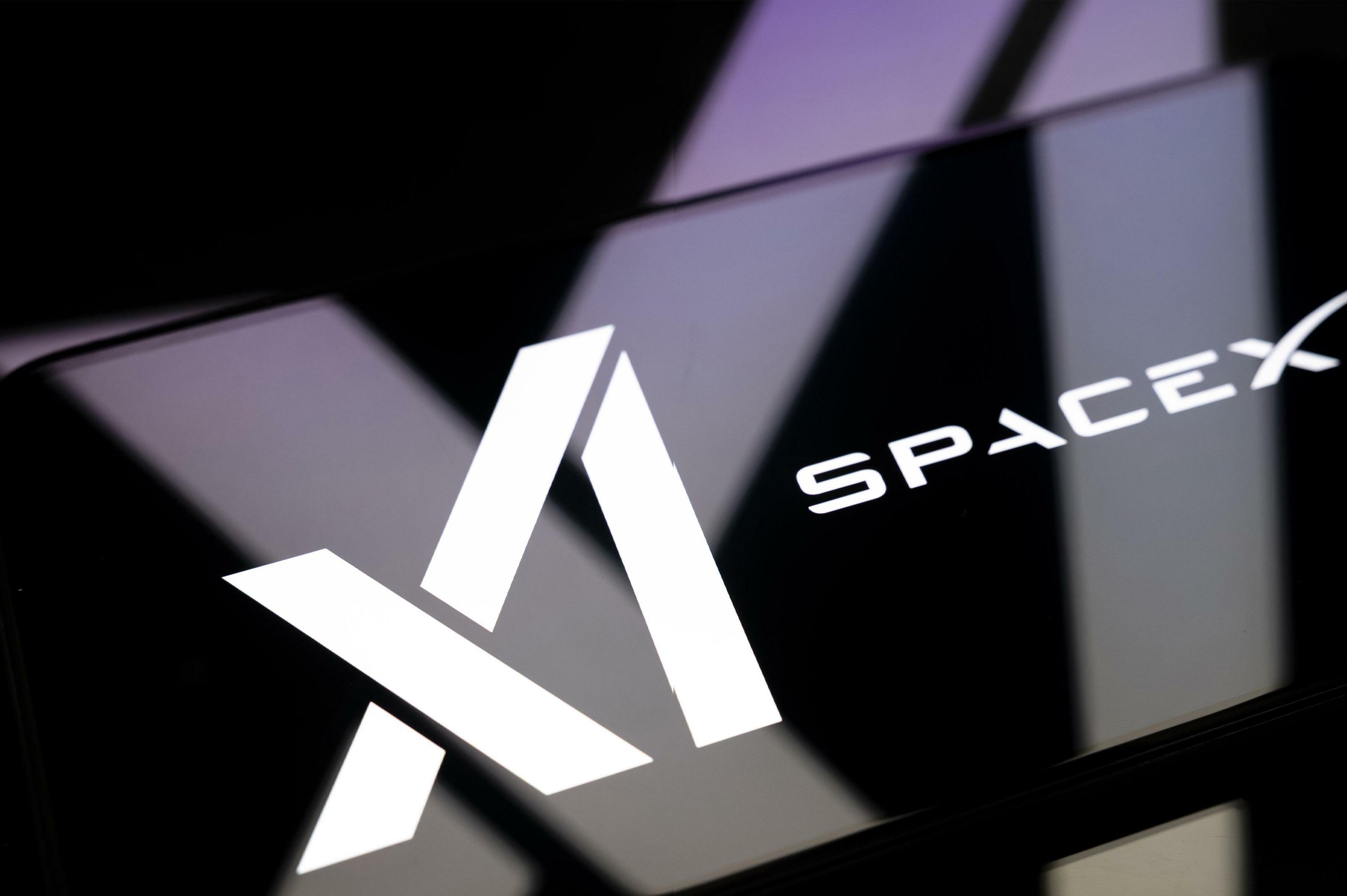 SPACEX AND ΧΑΙ ENTER PENTAGON RACE TO BUILD VOICE-CONTROLLED AUTONOMOUS DRONE SWARMS