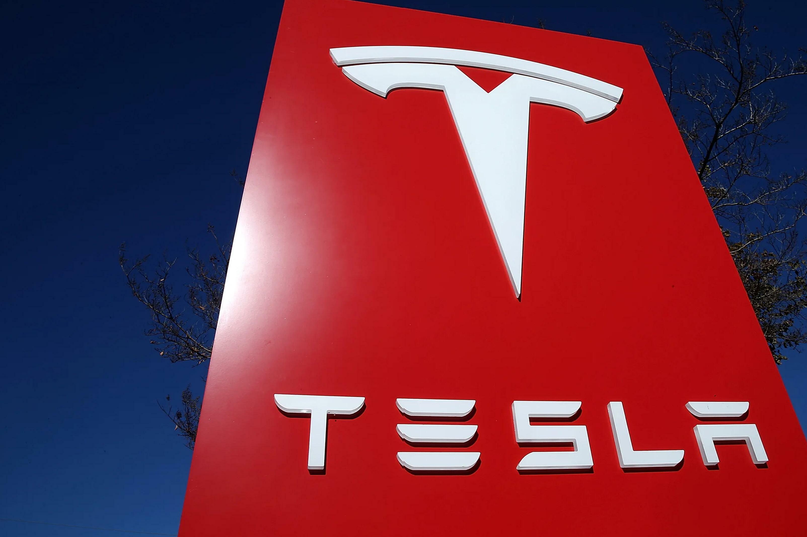 TESLA INTRODUCES LOW-APR FINANCING FOR MODEL 3 TO BOOST DEMAND