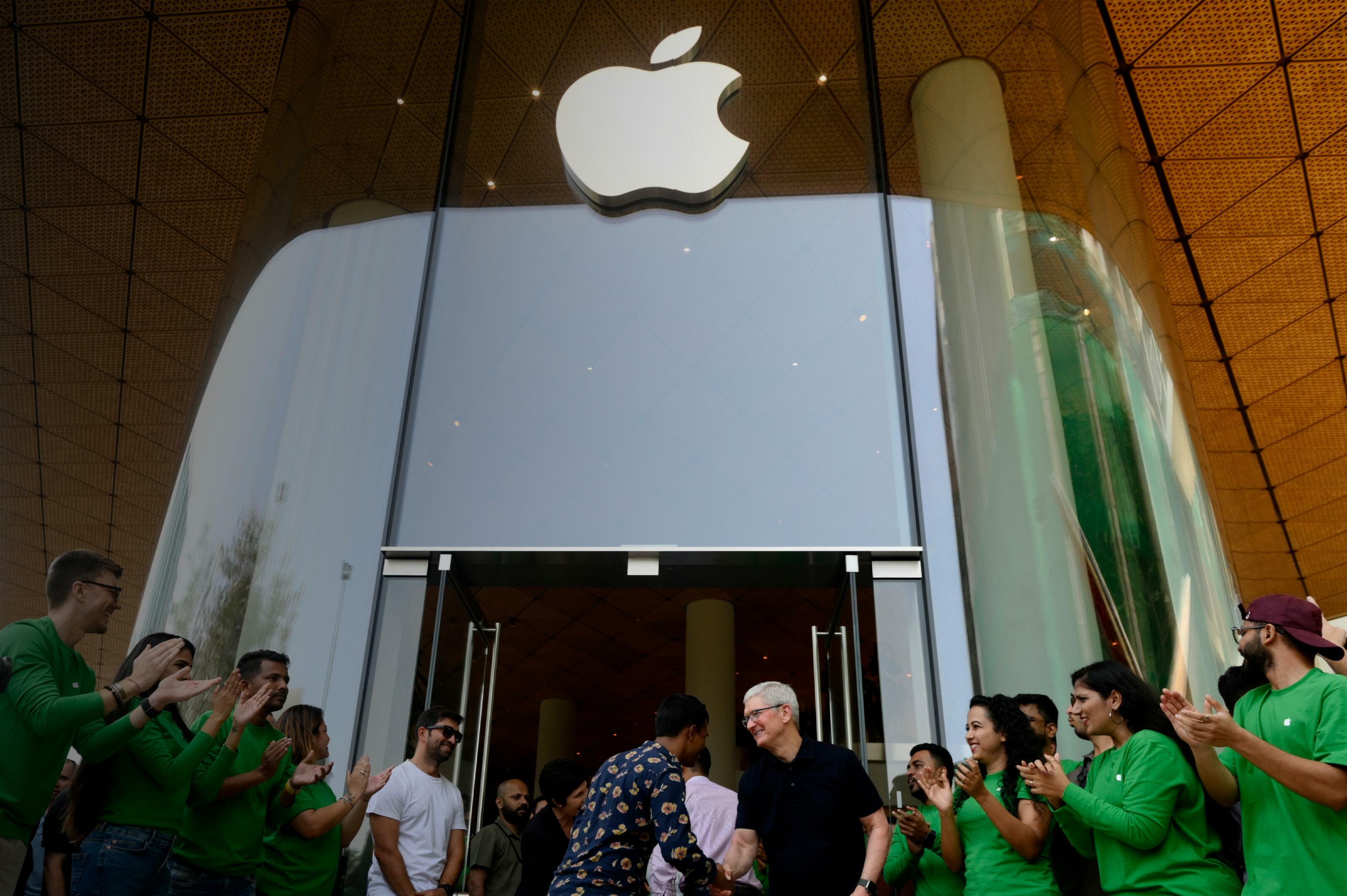 INDIA'S IPHONE EXPORTS SURGE TO $23 BILLION IN 2025 AS SMARTPHONES BECOME THE NATION'S TOP EXPORT
