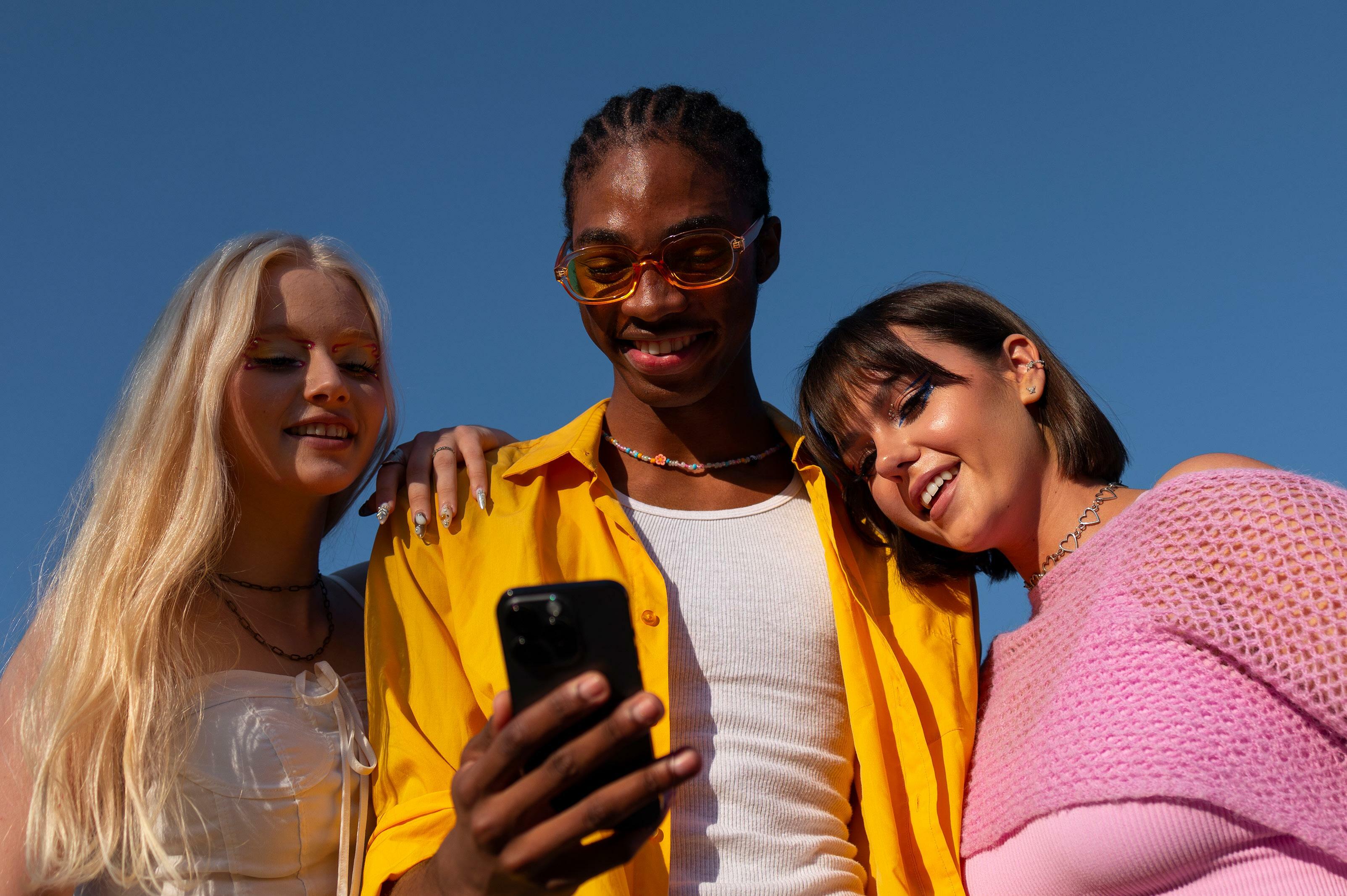 GEN Z SEARCH HABITS SHIFT TO TIKTOK, REDDIT.AND CHATGPT OVER GOOGLE