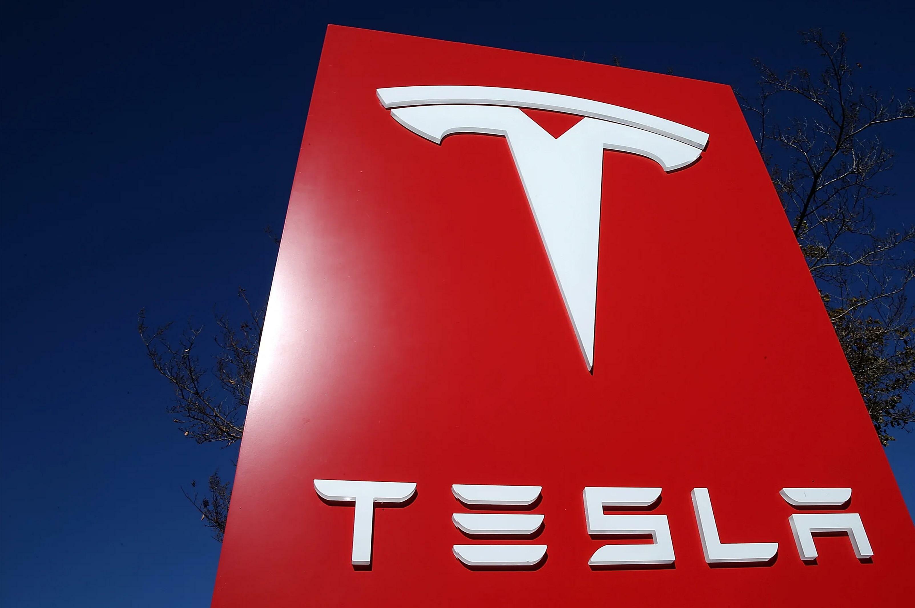 TESLA PHASES OUT MODEL S AND MODEL X AS COMPANY REFOCUSES LINEUP