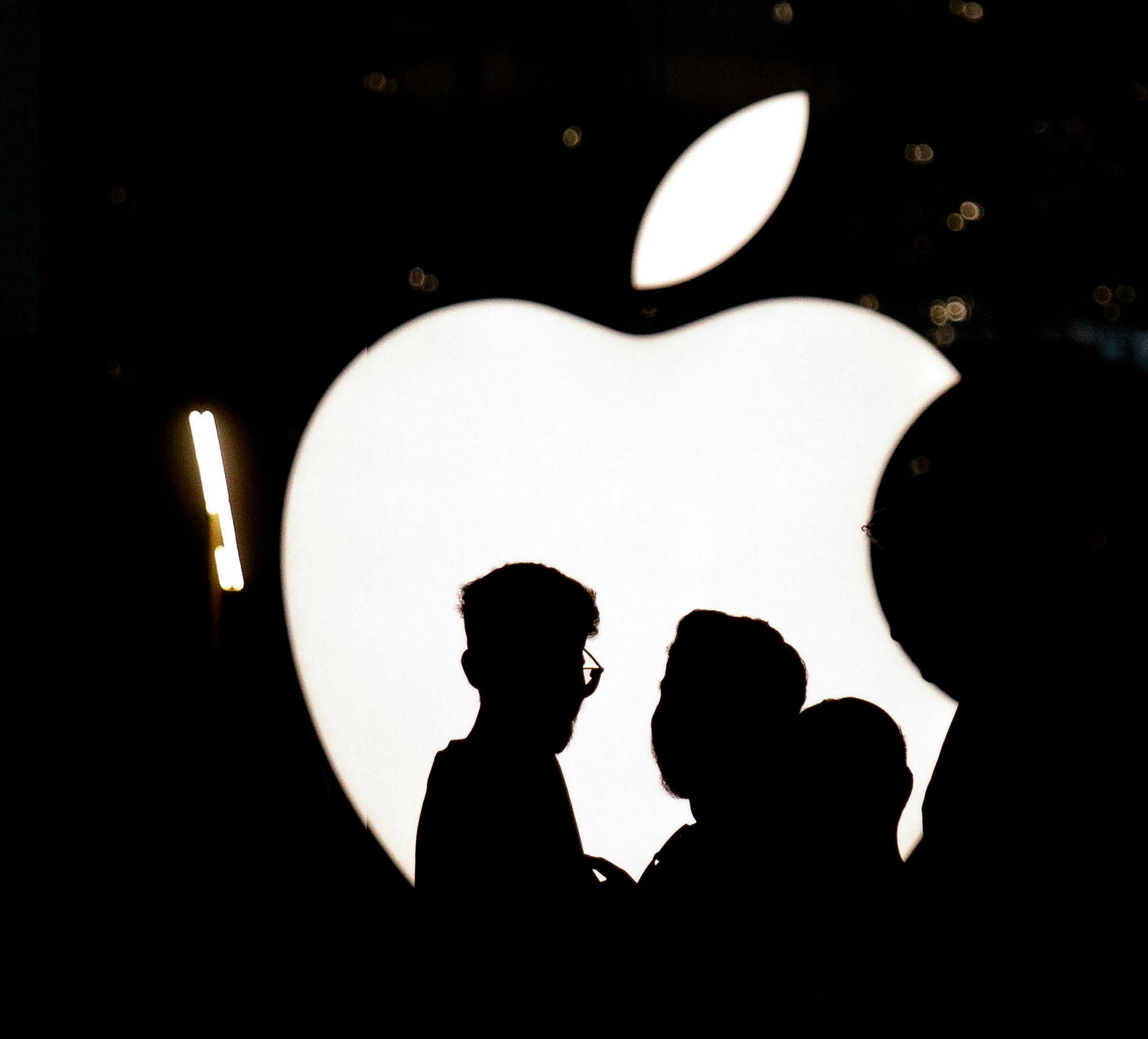 APPLE RUNS OUT OF COMPUTERS: SEVERAL MODELS UNAVAILABLE FOR MONTHS AMID COMPONENT SHORTAGE