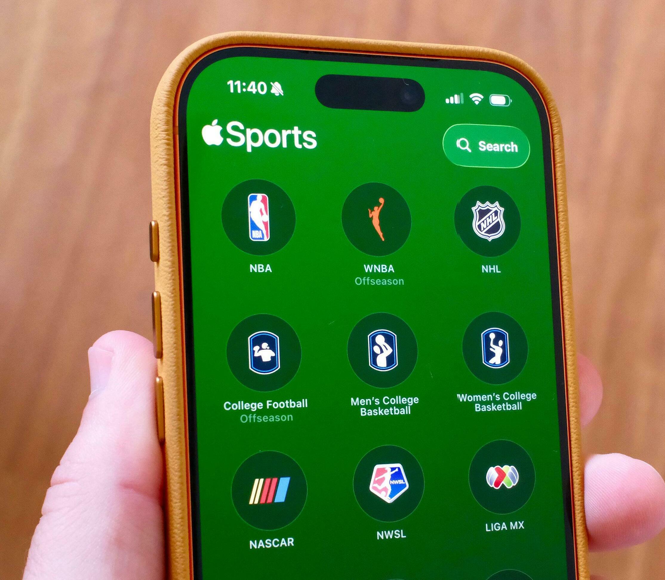 APPLE SPORTS ADDS F1 WEATHER AND CARPLAY WIDGETS