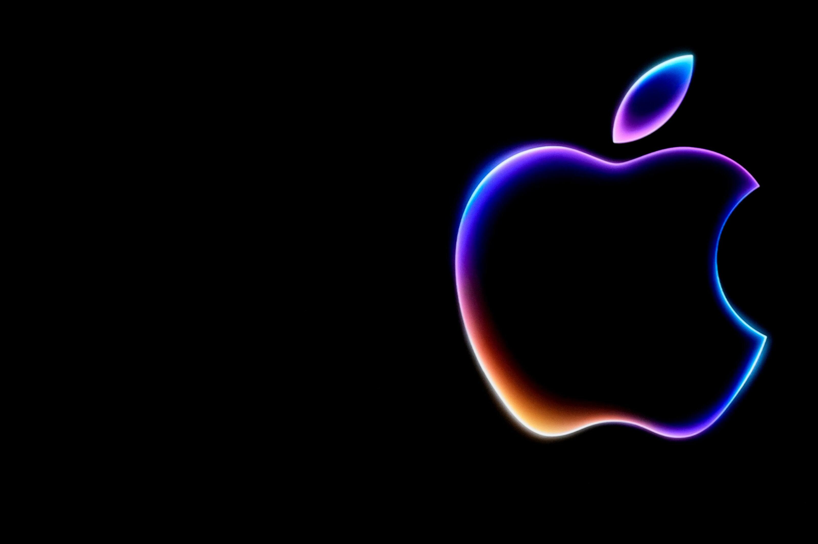 APPLE ADDS MONTHLY PAY OPTION FOR ANNUAL SUBS