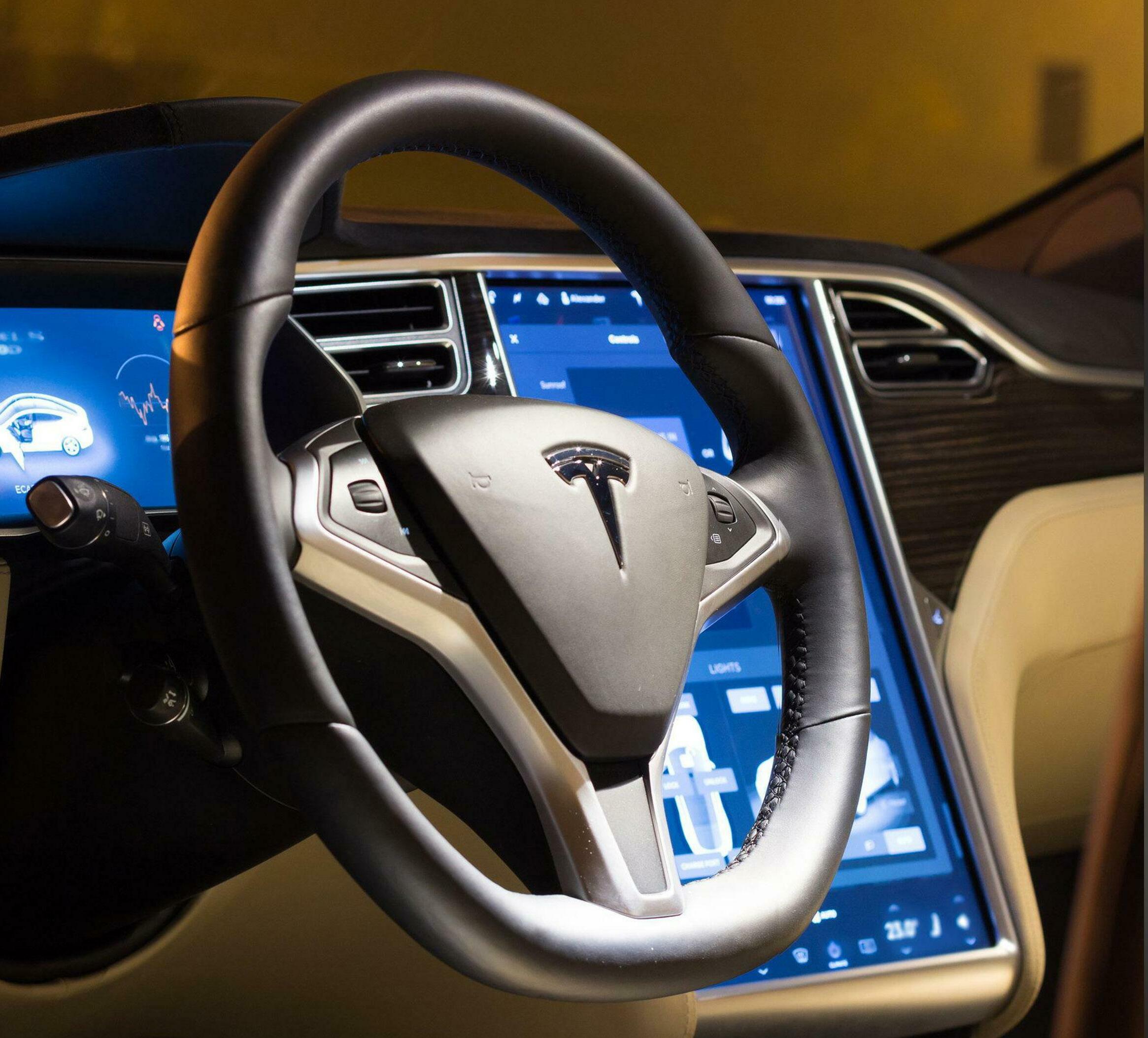 TESLA TESTS PRE-IMPACT AIRBAGS WITH AI VISION