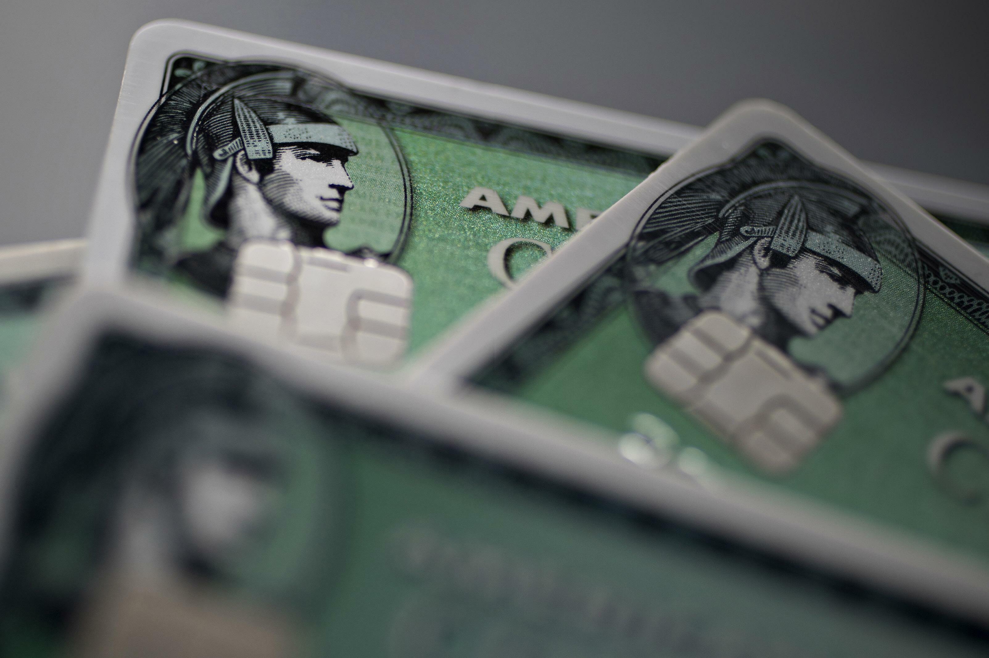 AMERICAN EXPRESS BRINGS MEMBERSHIP REWARDS REDEMPTION TO APPLE PAY