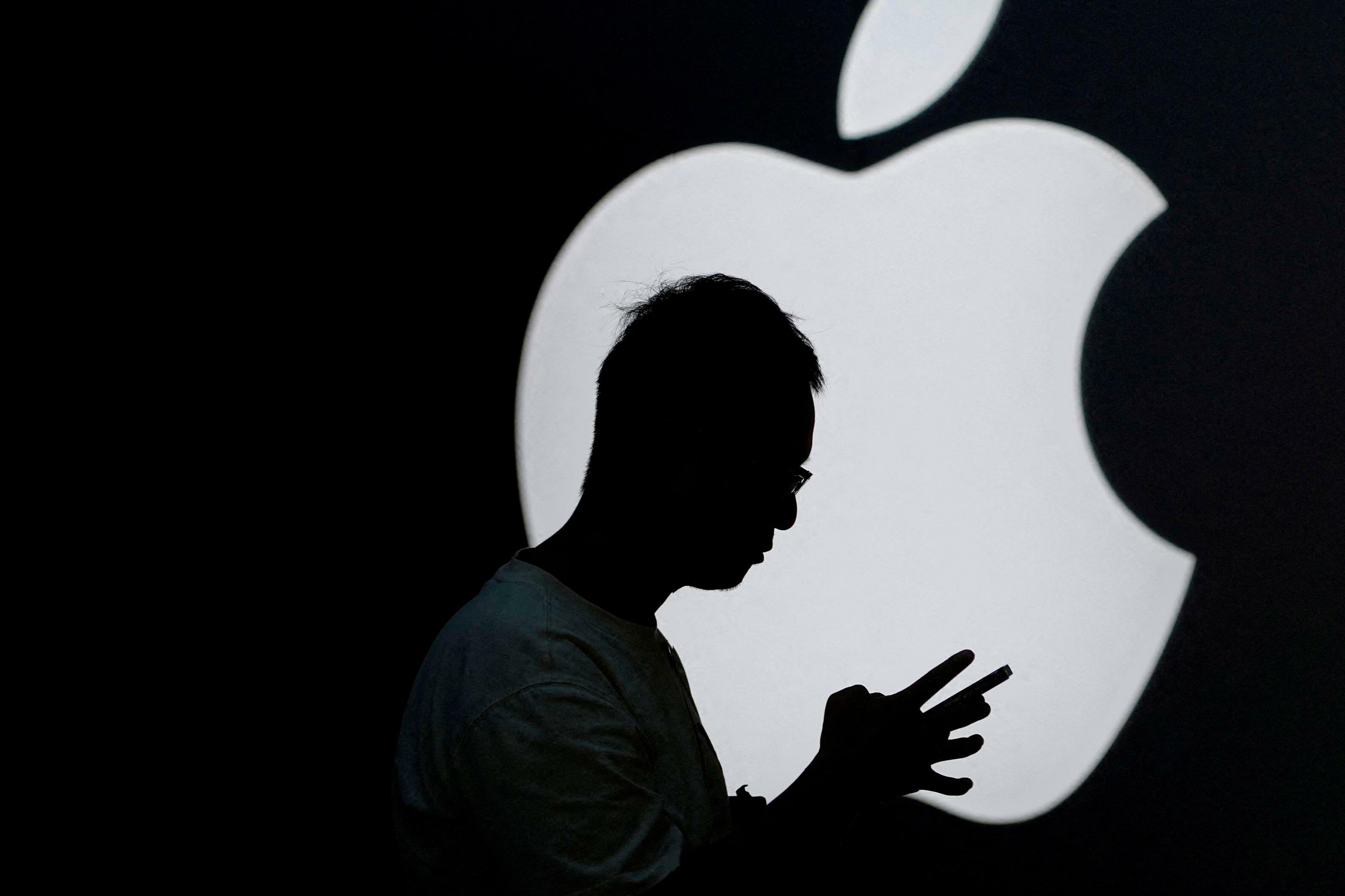APPLE FAST-TRACKS SECURITY FIXES AS AI MAKES CYBERATTACKS MORE SOPHISTICATED