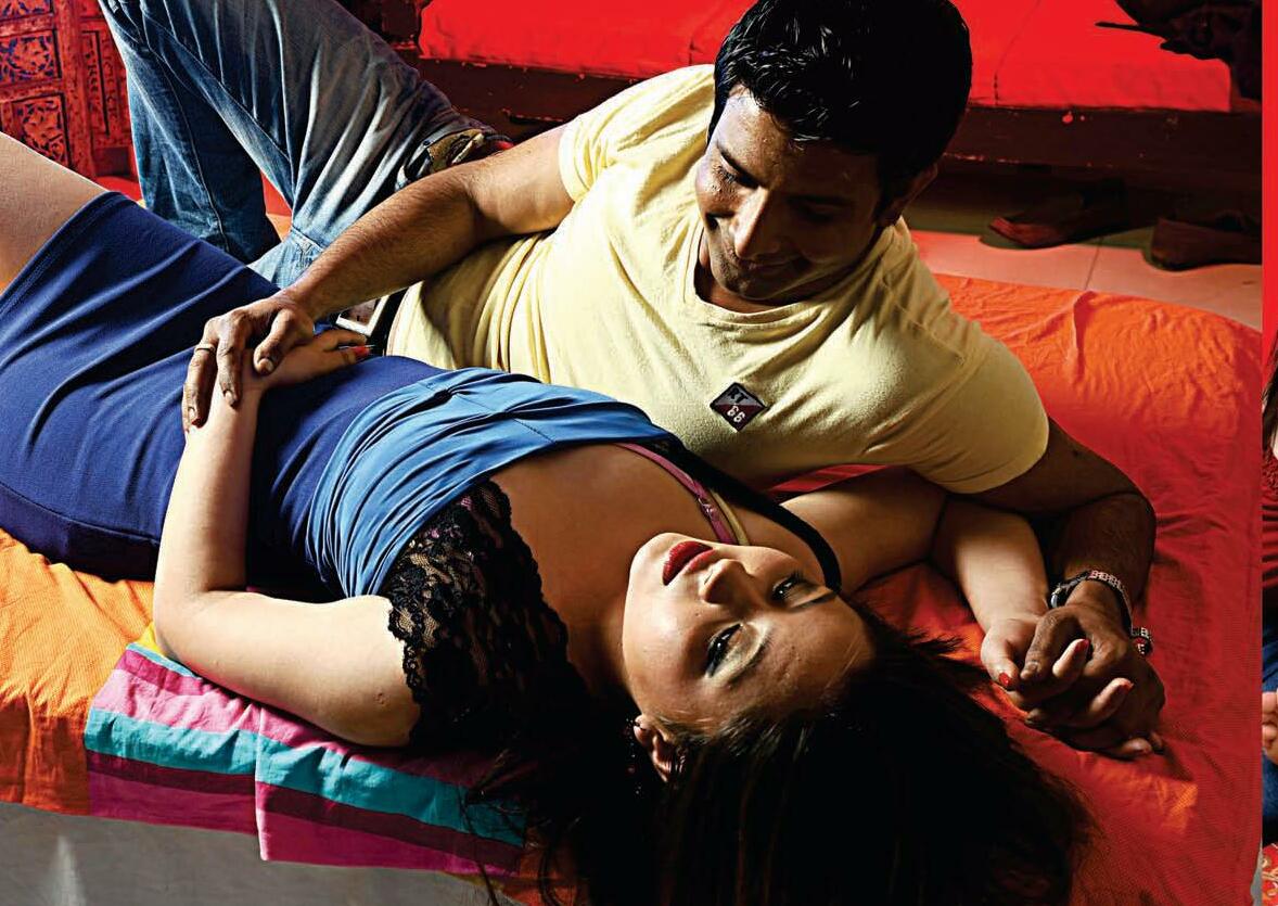 दुबई से लौटे पति को काट कर सूटकेस में फेंका