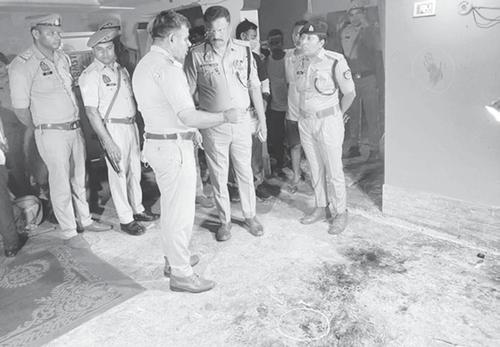 दावत का न्योता न मिलने पर युवक को मारी गोली