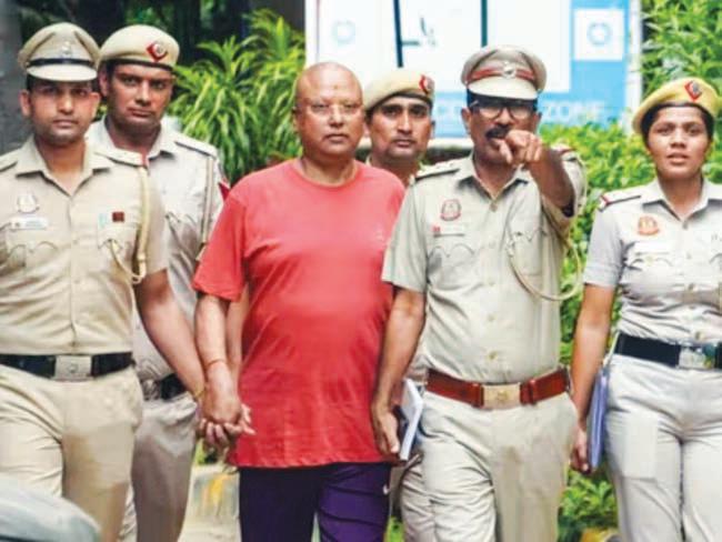 शिक्षा के मंदिर में डर्टी बाबा का गंदा खेल