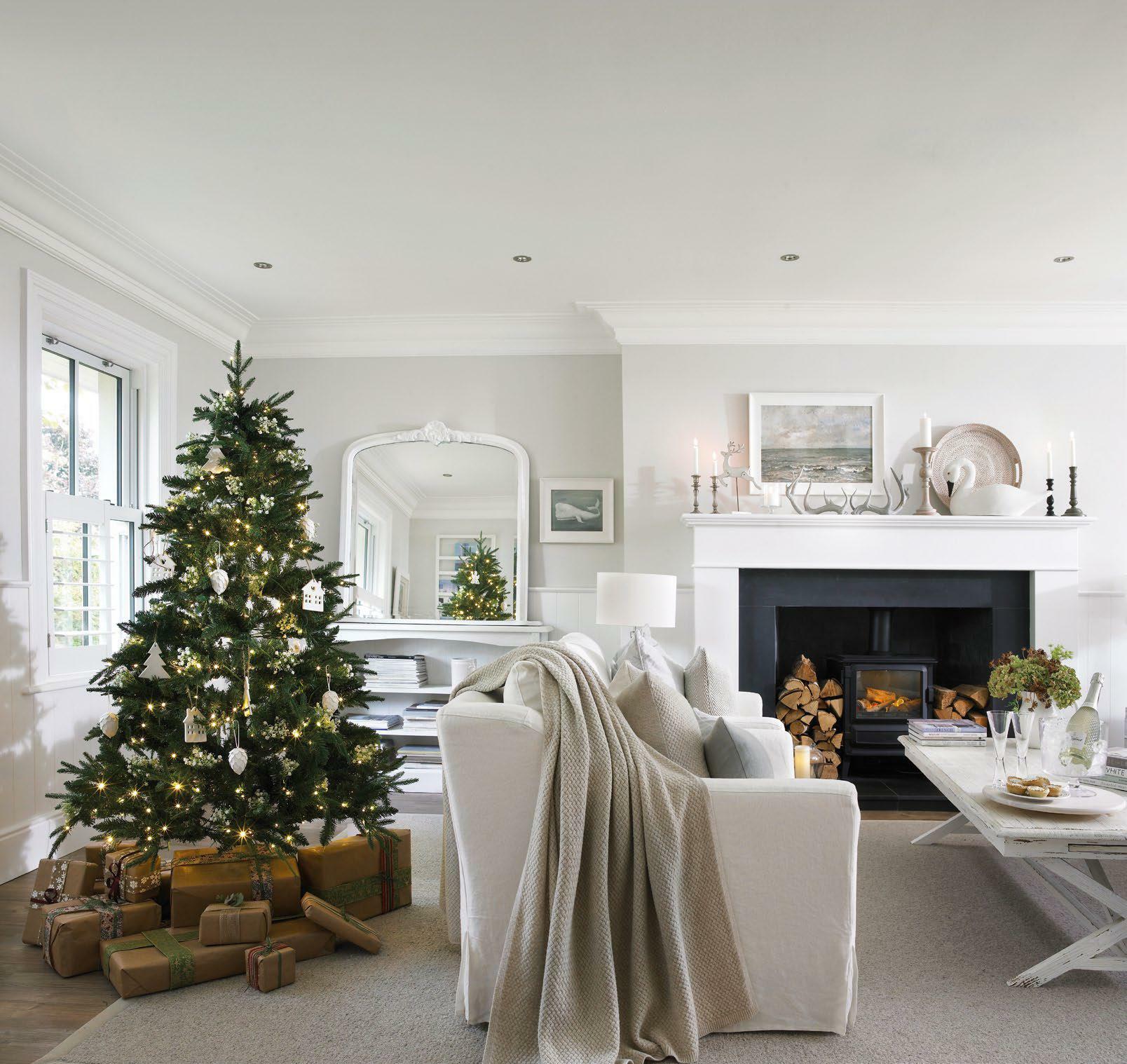 A New England Christmas in Holywood