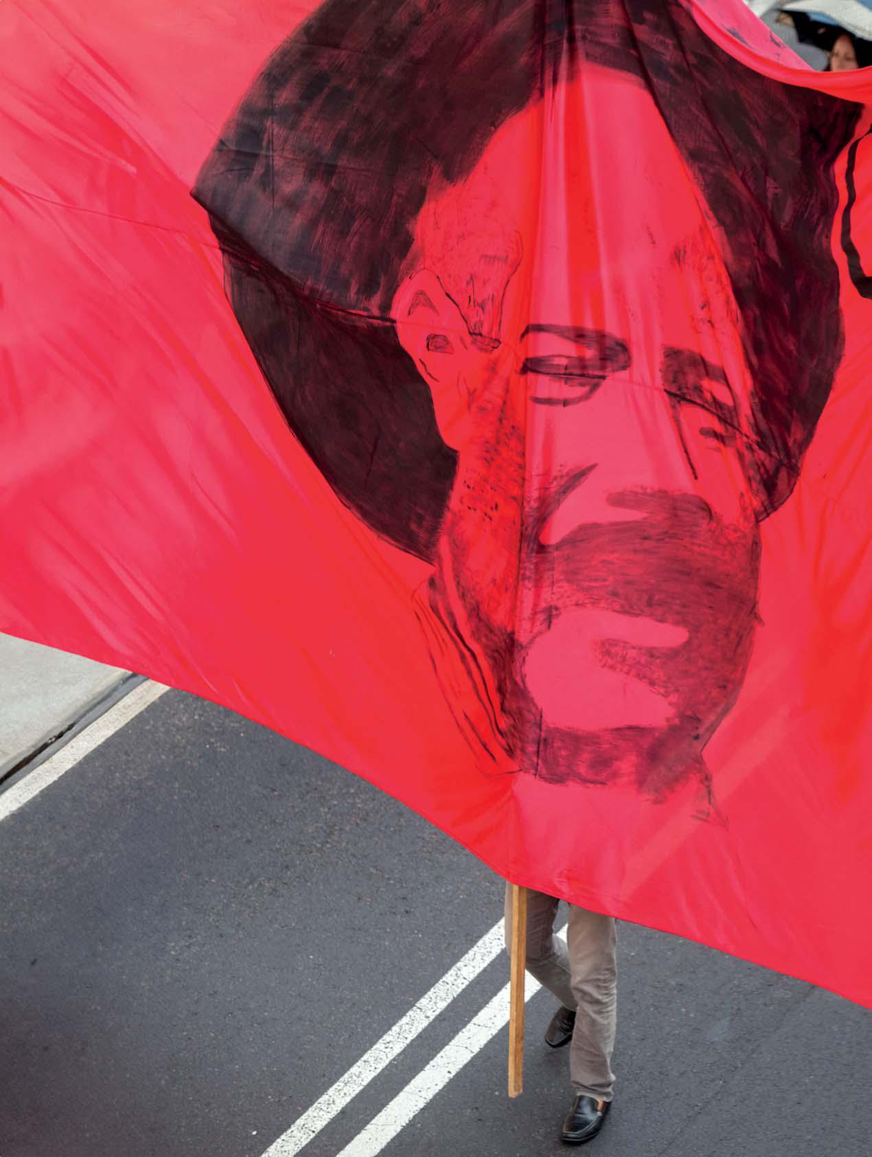 LA MAFIA DE LA LIBRETA ROJA: de un proyecto de vivienda a monopolio de extorsión y poder al servicio de la 4T