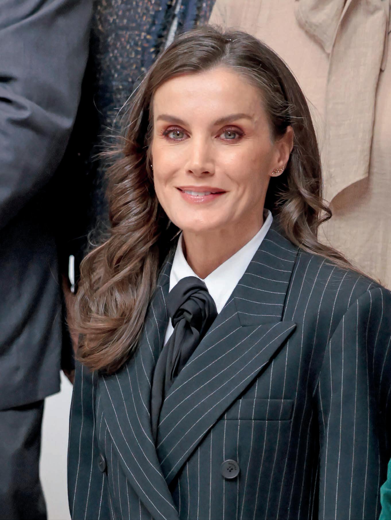 La Reina Letizia da en el clavo con el 'power suit'