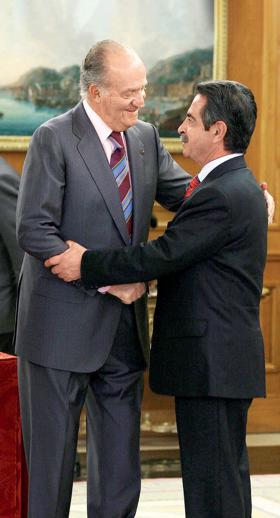 Los motivos por los que el Rey Juan Carlos demanda a Revilla