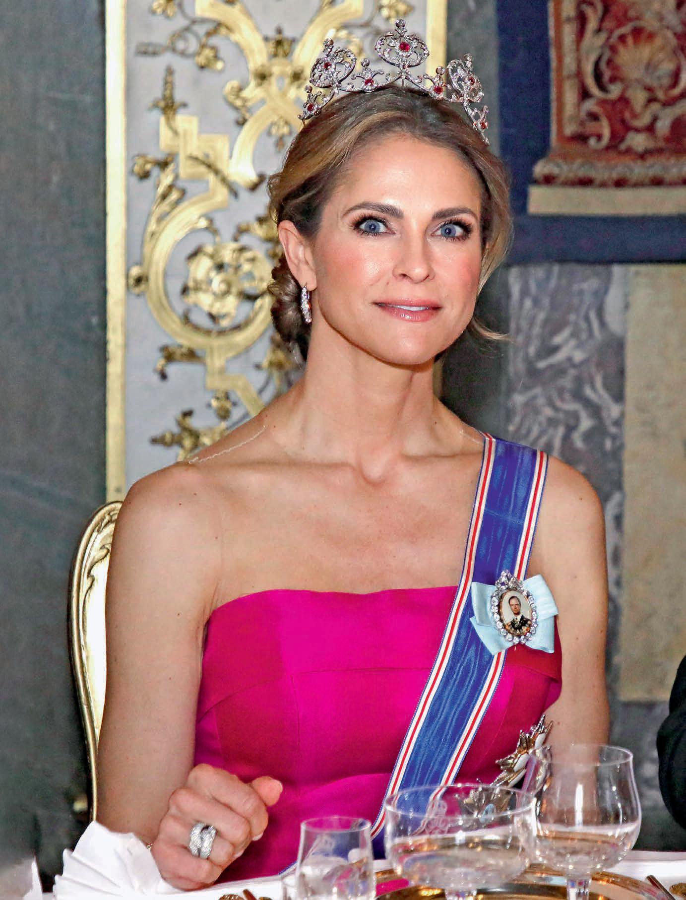 Magdalena de Suecia vuelve a brillar en palacio