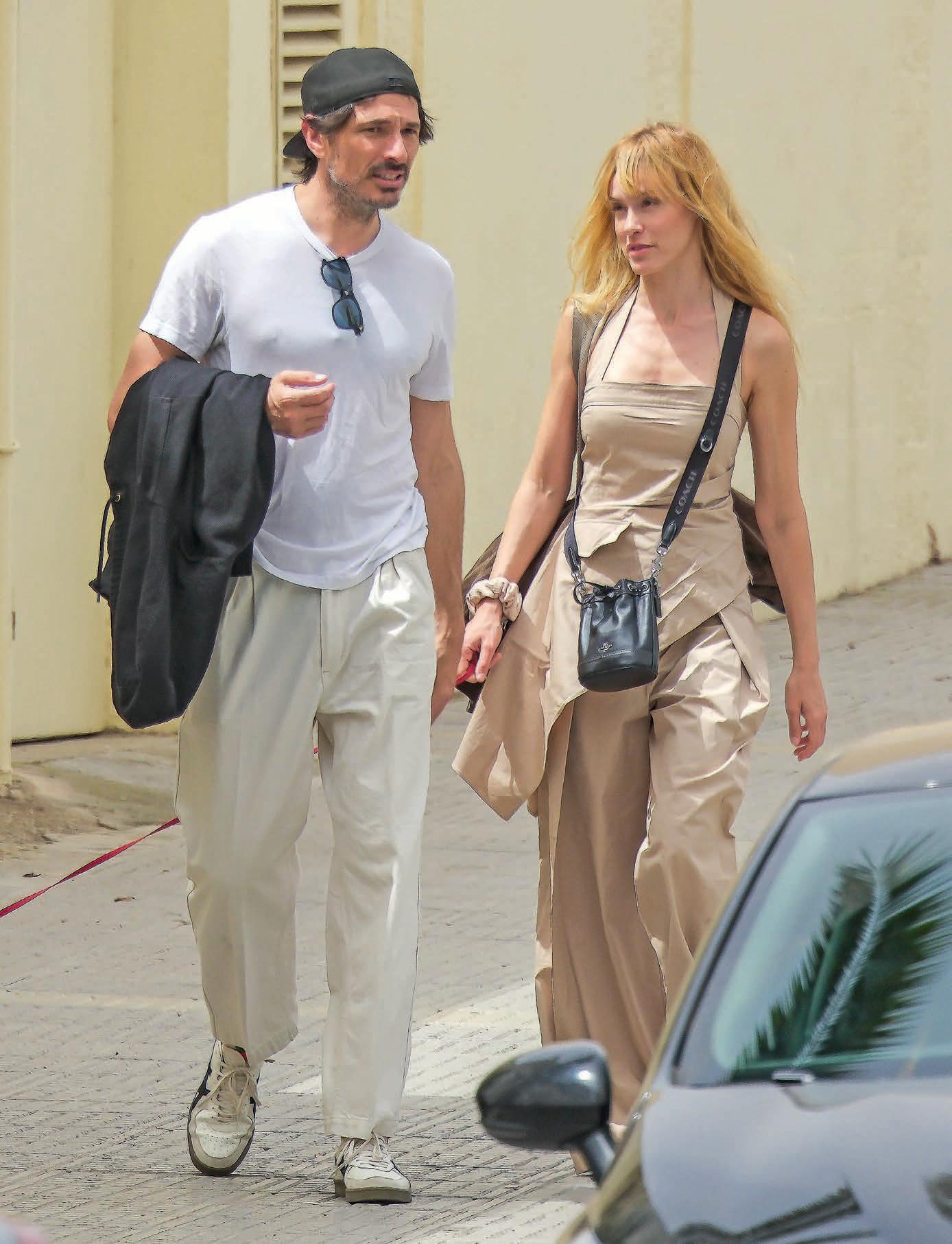 Andrés Velencoso, con su novia en Ibiza