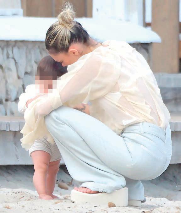 Alejandra Rubio y Carlo, primer verano de papás