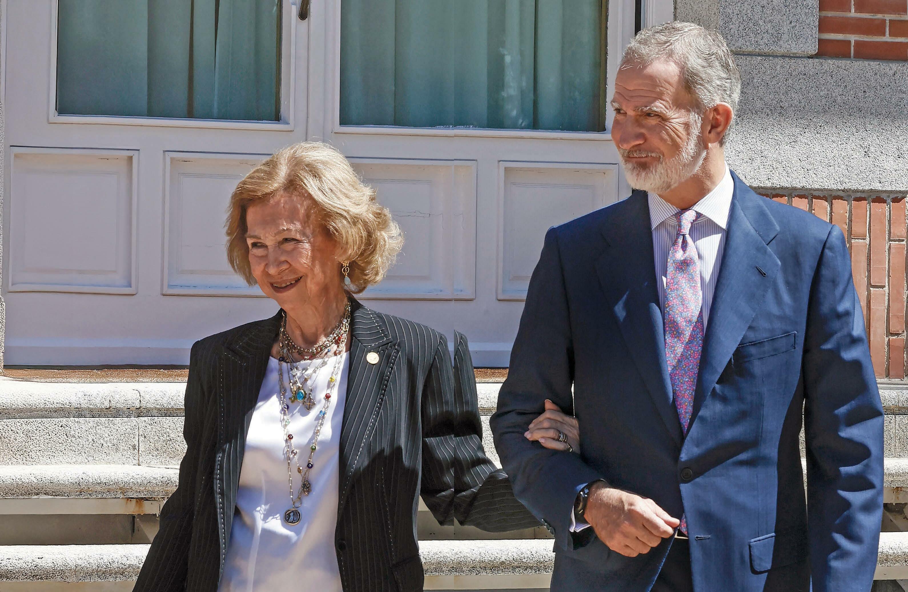 El Rey Felipe, el gran apoyo de la Reina Sofía