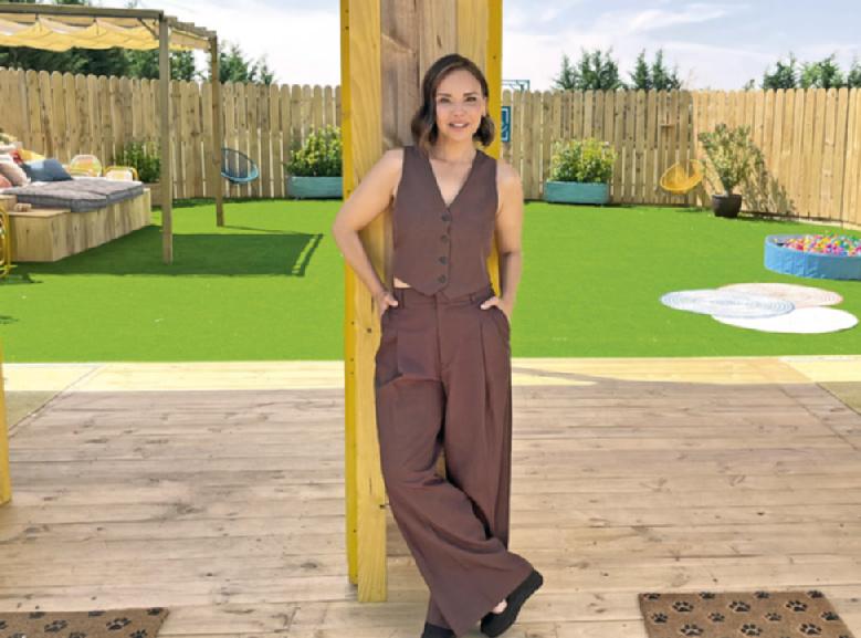 Chenoa y su 'Dog House': la revelación del verano que ha llenado la tele de esperanza