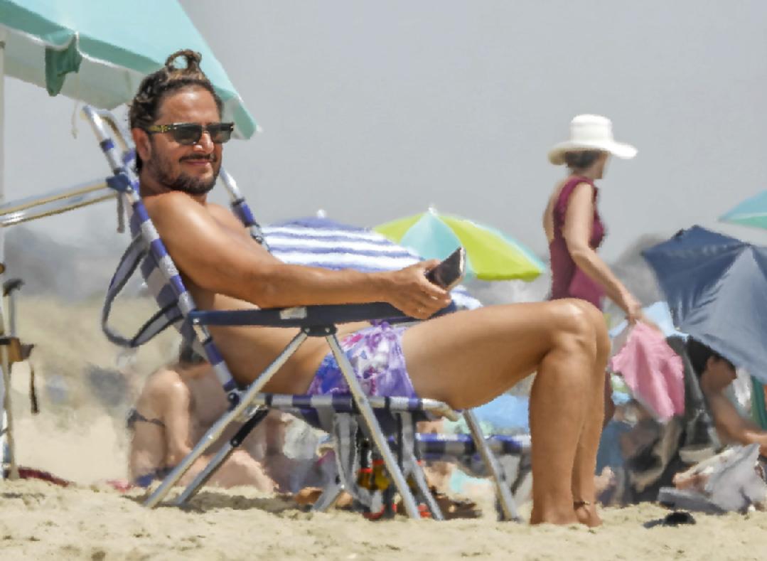 Manuel Carrasco, vacaciones en familia tras un año de infarto