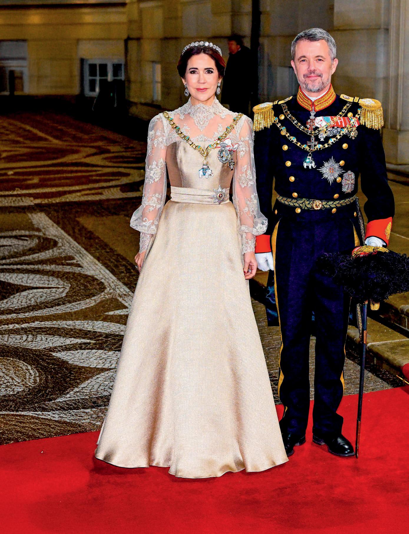 Los reyes Federico y Mary brillan en Año Nuevo