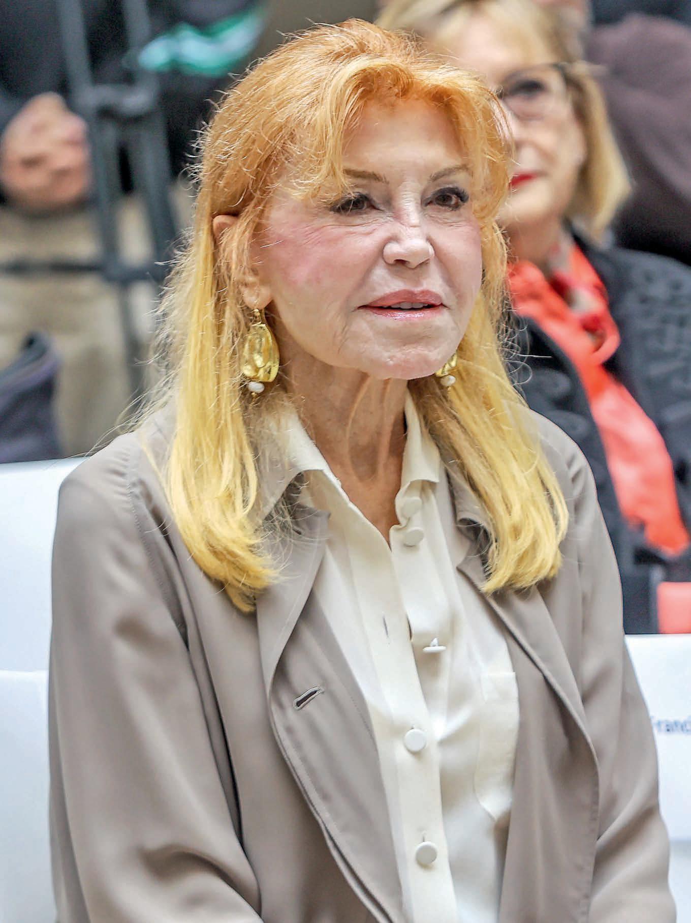 Tita Thyssen continúa arropada por su hijo Borja