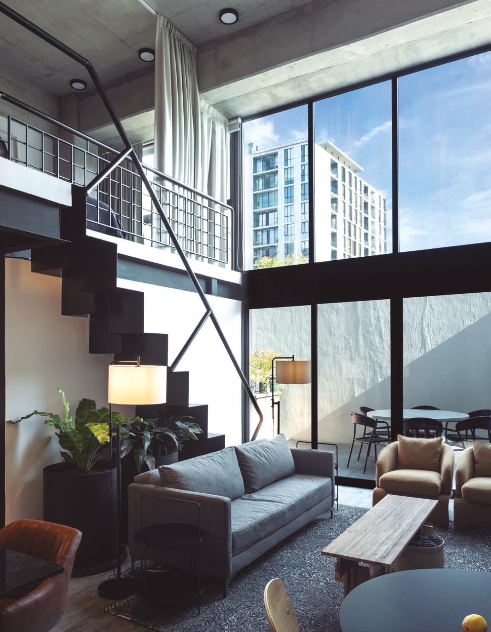 Esencialidad habitada