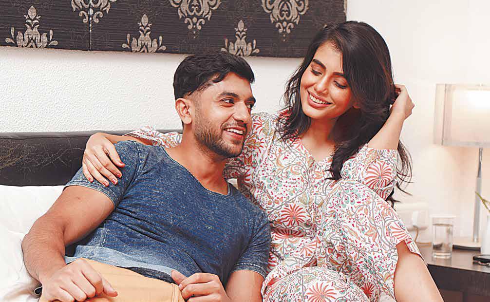 অন্তরঙ্গতা বাড়াবে ‘পিলো টকিং