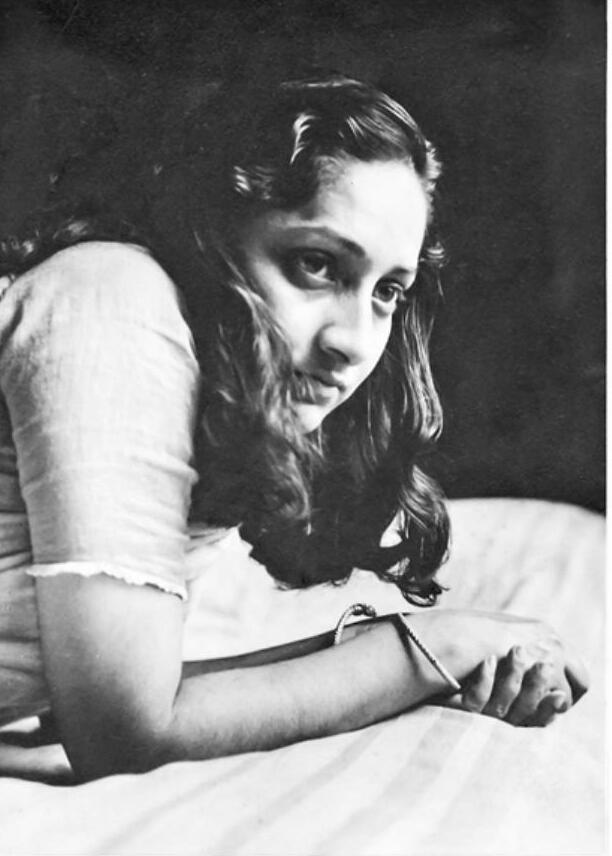রবিধন্যা গায়িকা থেকে নায়িকা অরুন্ধতীদেবী
