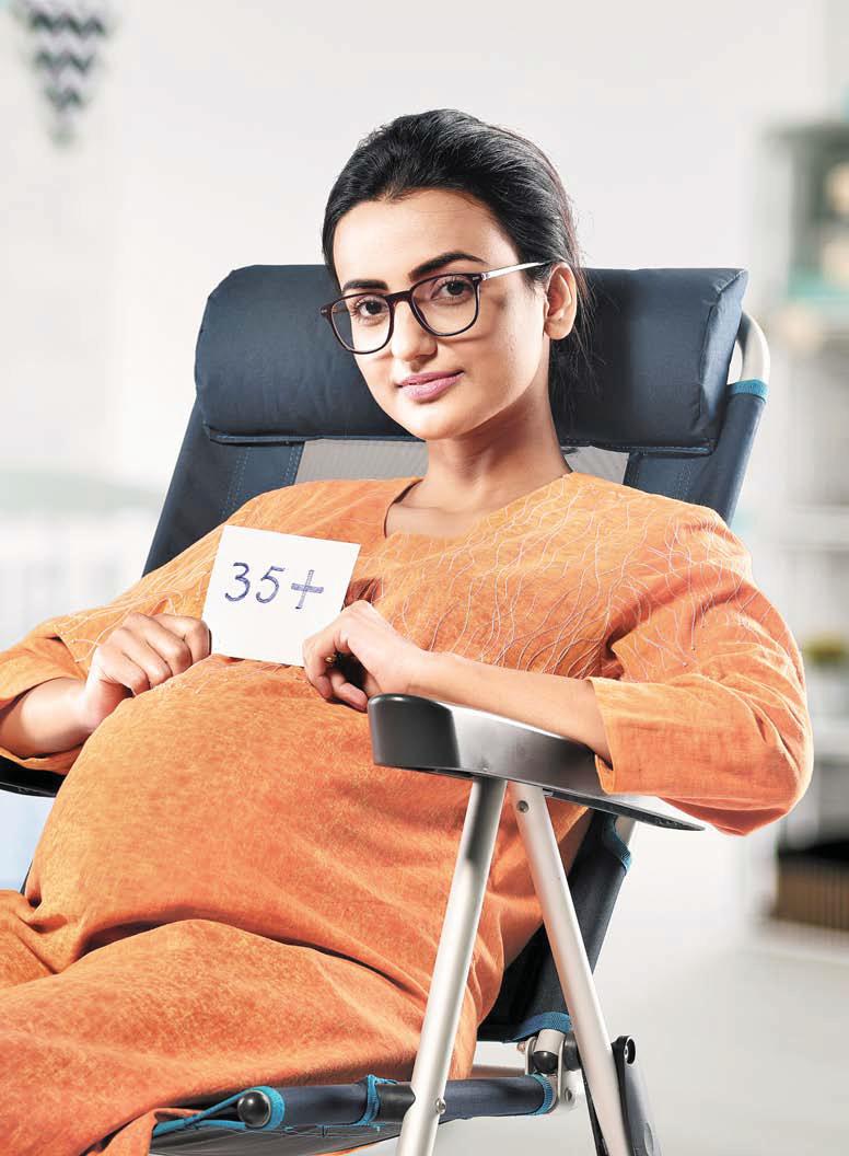 ‘বেশি বয়সে’ মাতৃত্ব