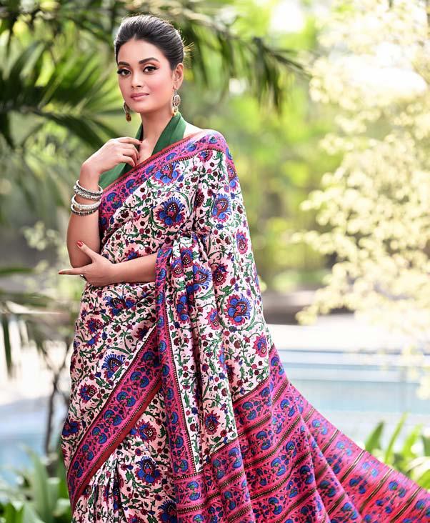 নববর্ষ আসুক নবরূপে
