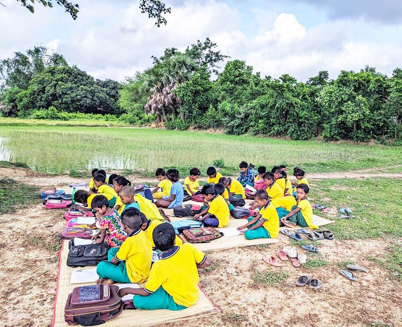 বিশ্বজোড়া পাঠশালা মোর'