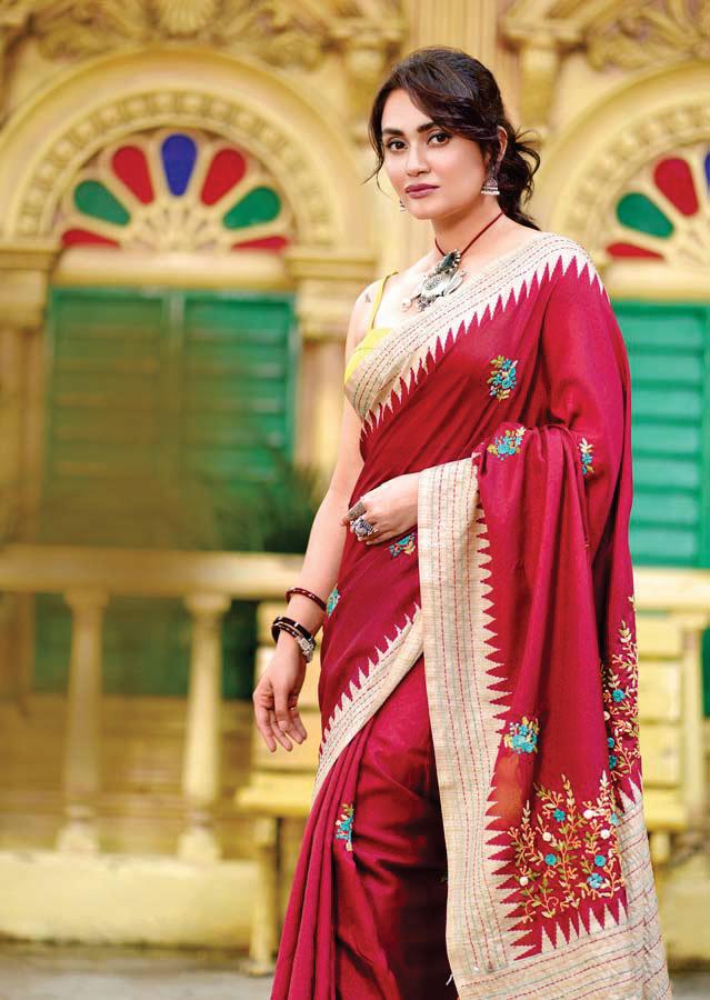 উৎসবে উজ্জ্বল সাজ