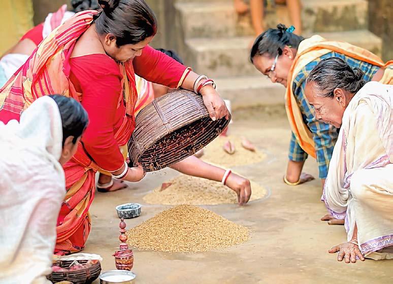 ‘অঘ্রানে তোর ভরা ক্ষেতে...'