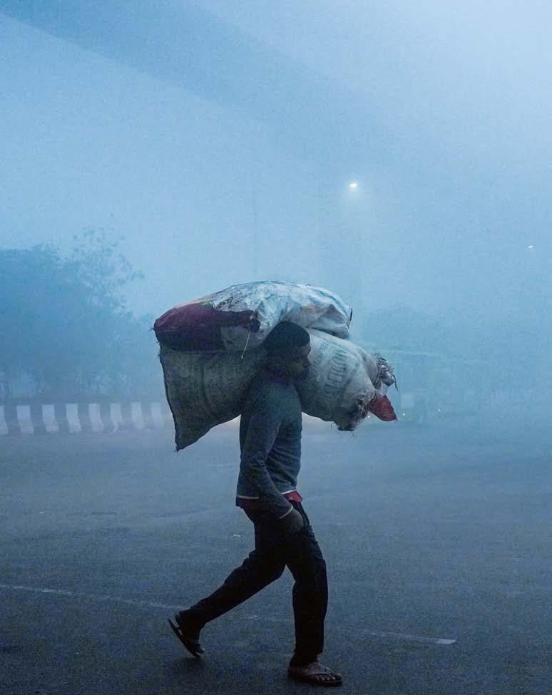 নীলকণ্ঠ আকাশের নীচে