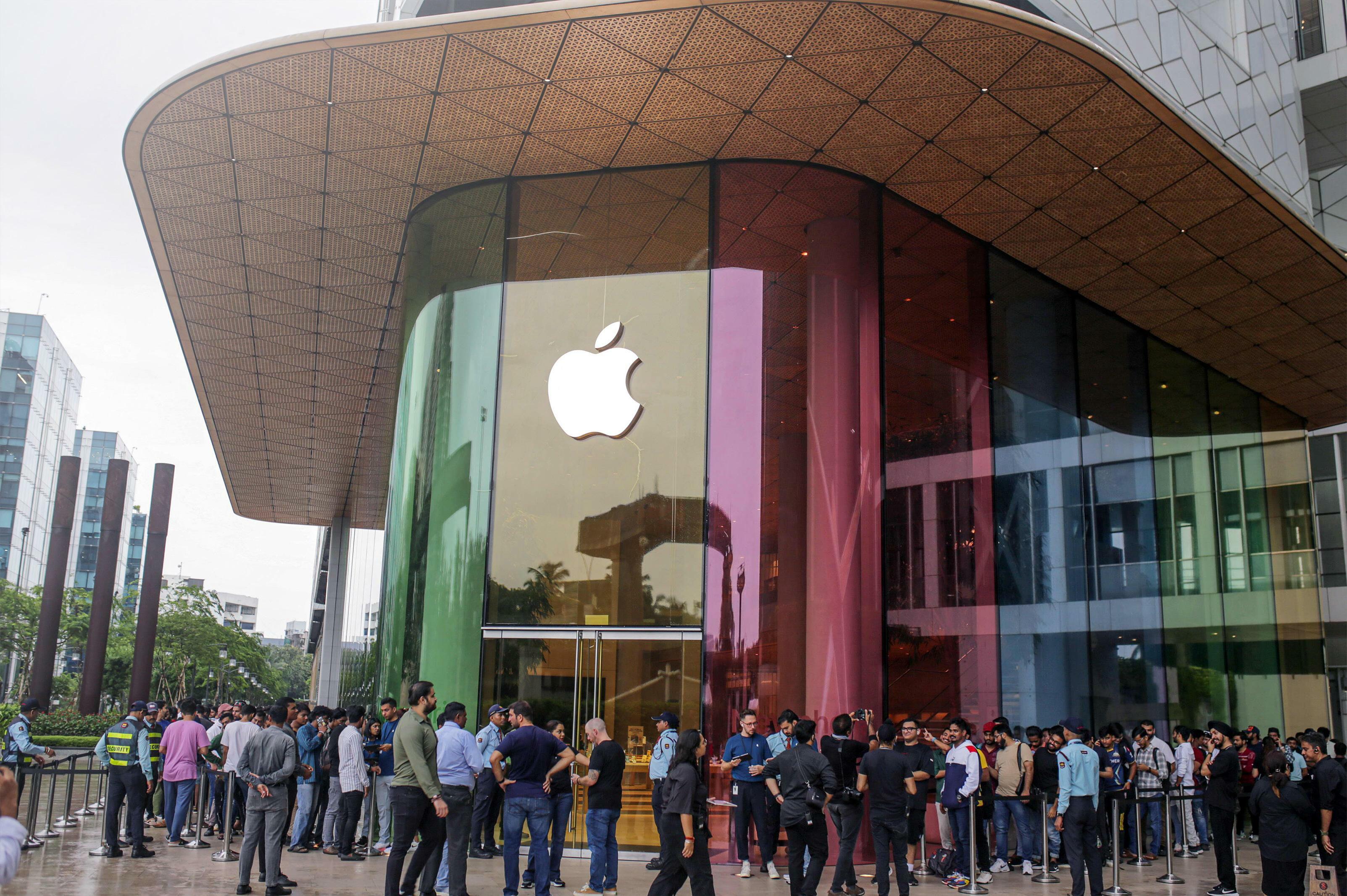 APPLE EXPANDS IPHONE 17 MANUFACTURING TO FIVE PLANTS ACROSS INDIA, MARKING ITS BIGGEST SHIFT YET AWAY FROM CHINA