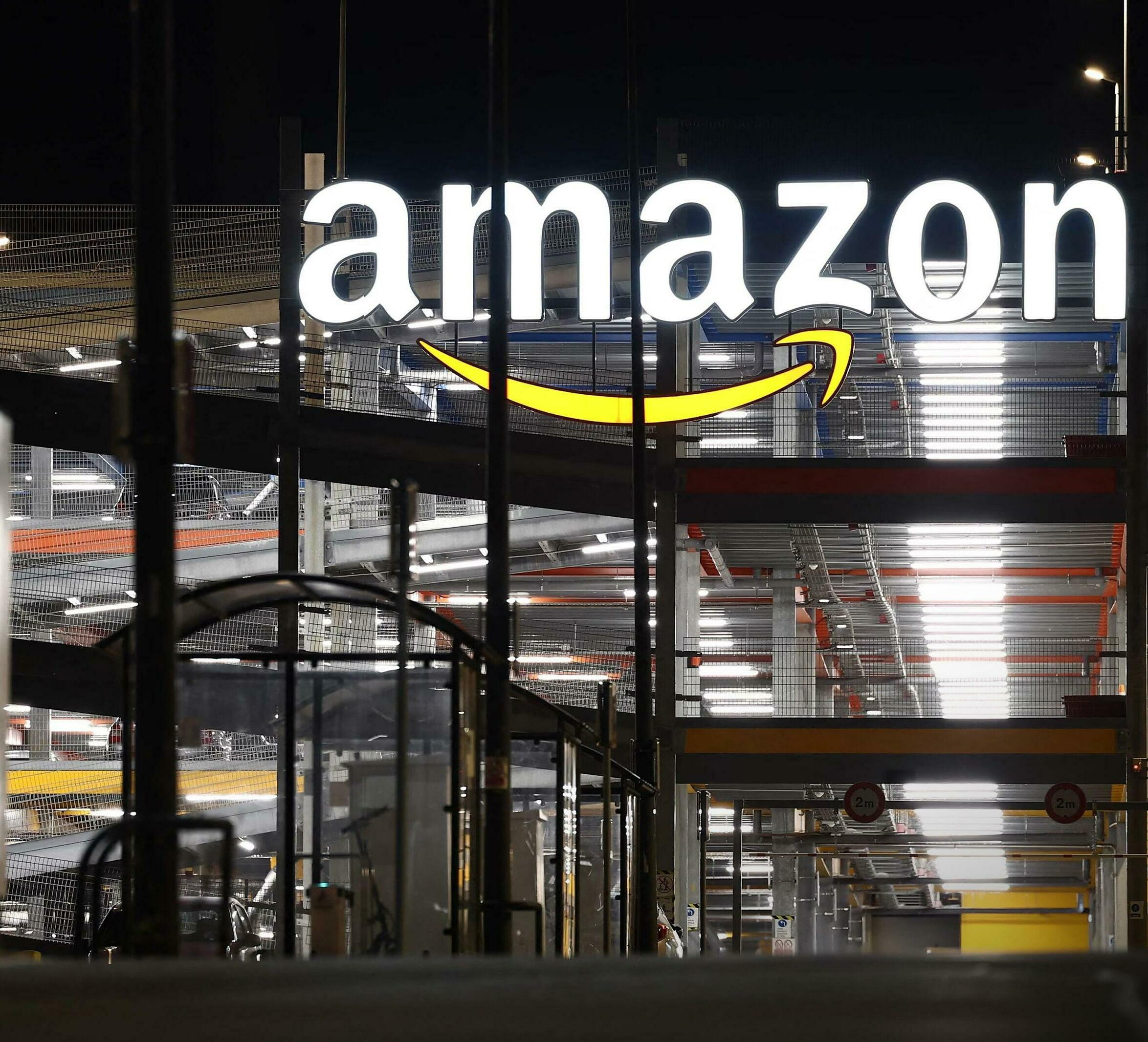 AMAZON'S AUTOMATION PLAN COULD REPLACE 600,000 JOBS BY 2033