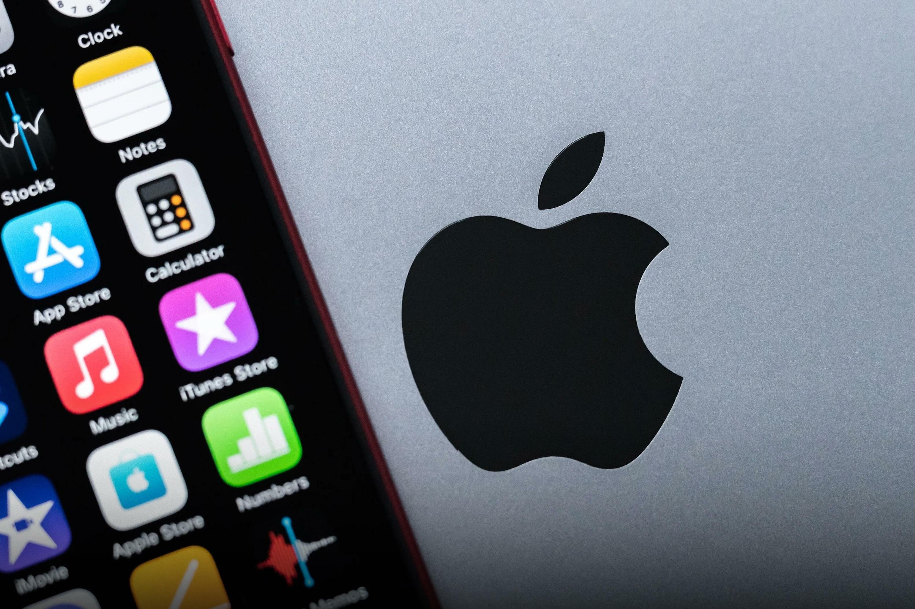 APPLE PATCHES TWO ZERO-DAY IOS FLAWS USED IN TARGETED ATTACKS