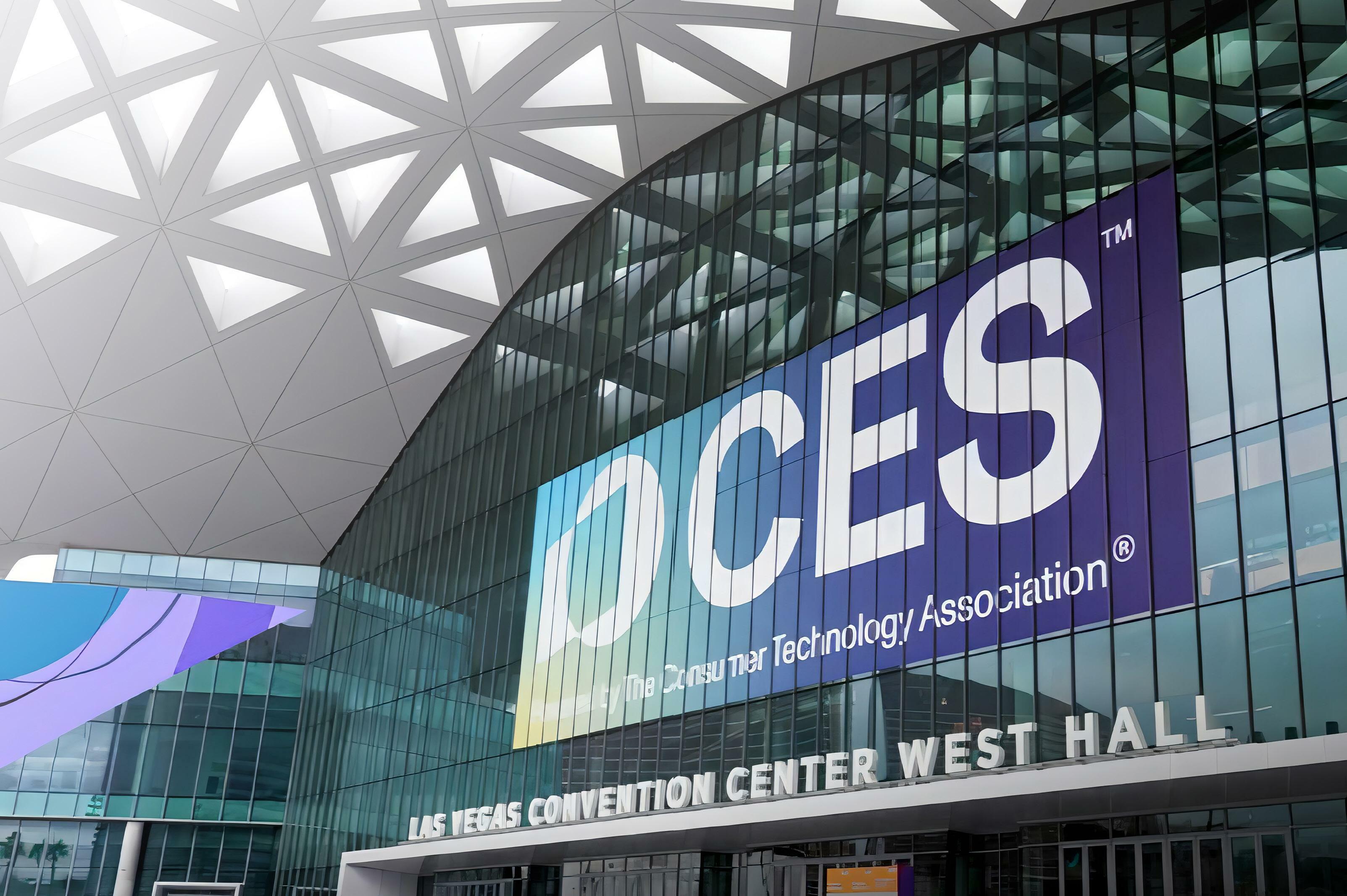 FOLDABLE DISPLAY TECH DRAWS ATTENTION AT CES 2026
