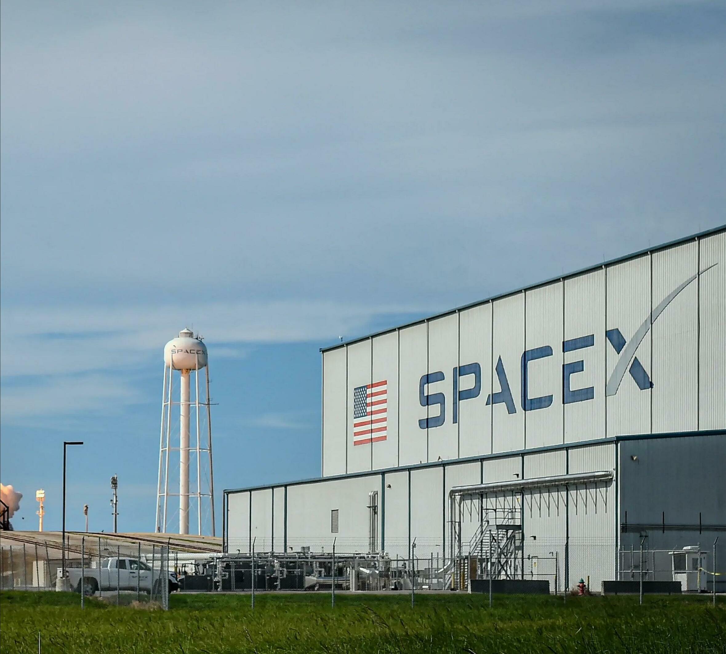 SPACEX ACCELERATES LUNAR AMBITIONS WITH PLAN FOR SELF-SUSTAINING MOON CITY