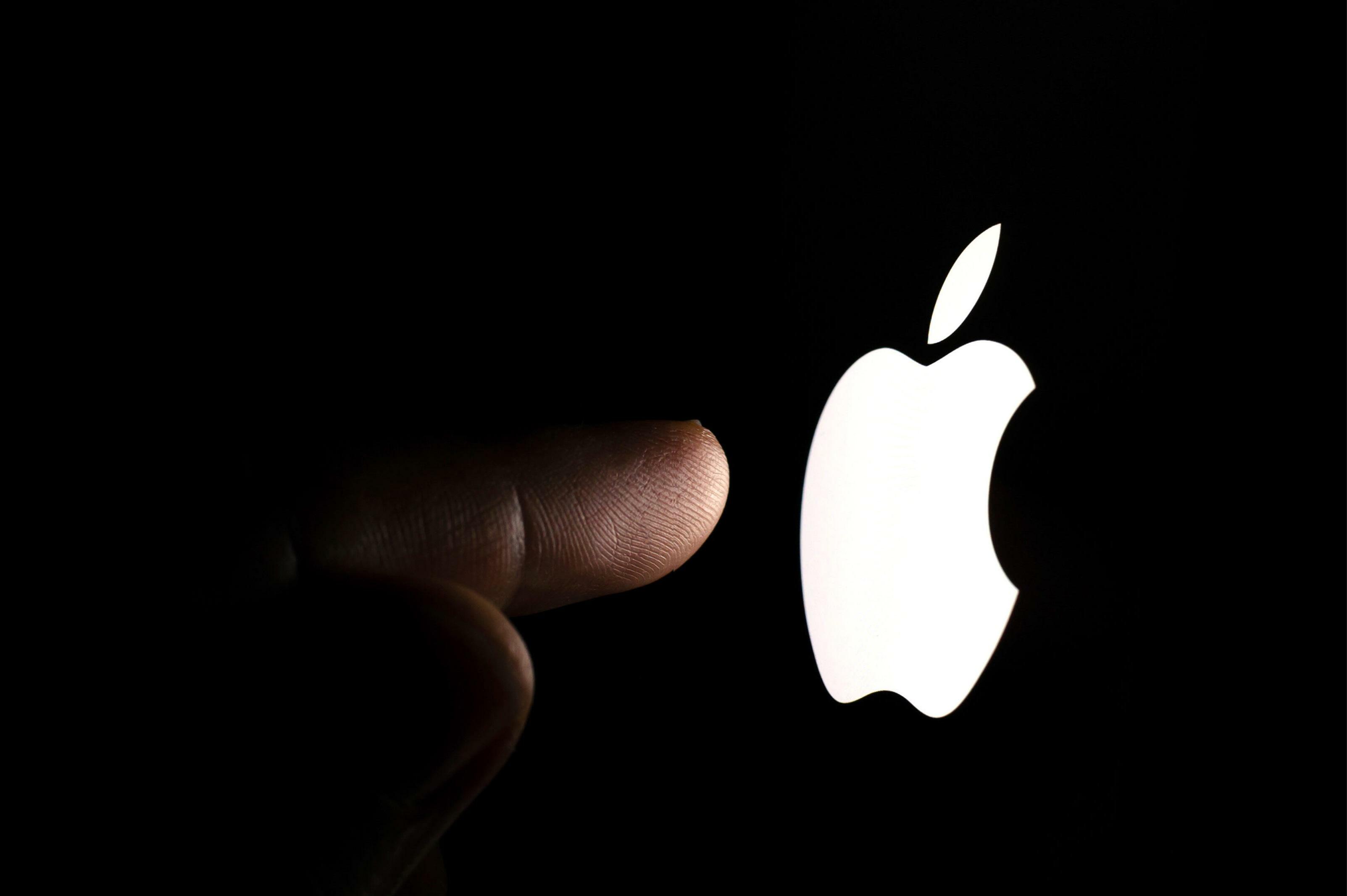 IOS 26.4 ADDS AI-POWERED “PLAYLIST PLAYGROUND” TO APPLE MUSIC