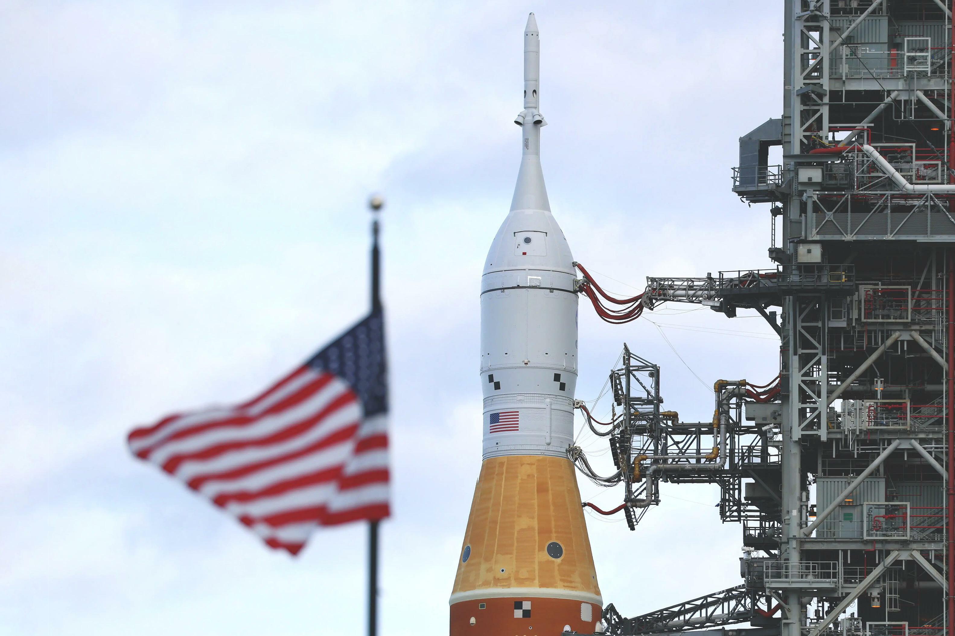 NASA ROLLS ARTEMIS II ROCKET BACK TO VAB AFTER HELIUM ISSUE, LAUNCH SLIPS TO APRIL