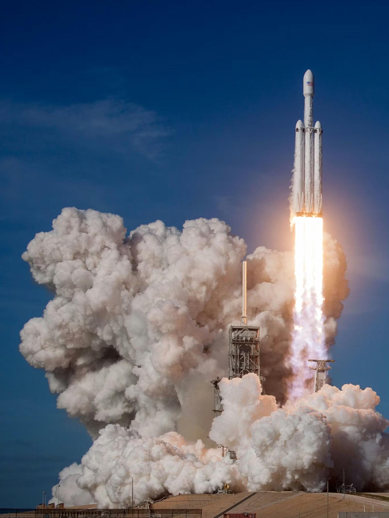 RUSSIA THREATENS NUCLEAR RETALIATION OVER SPACEX STARLINK USE IN UKRAINE