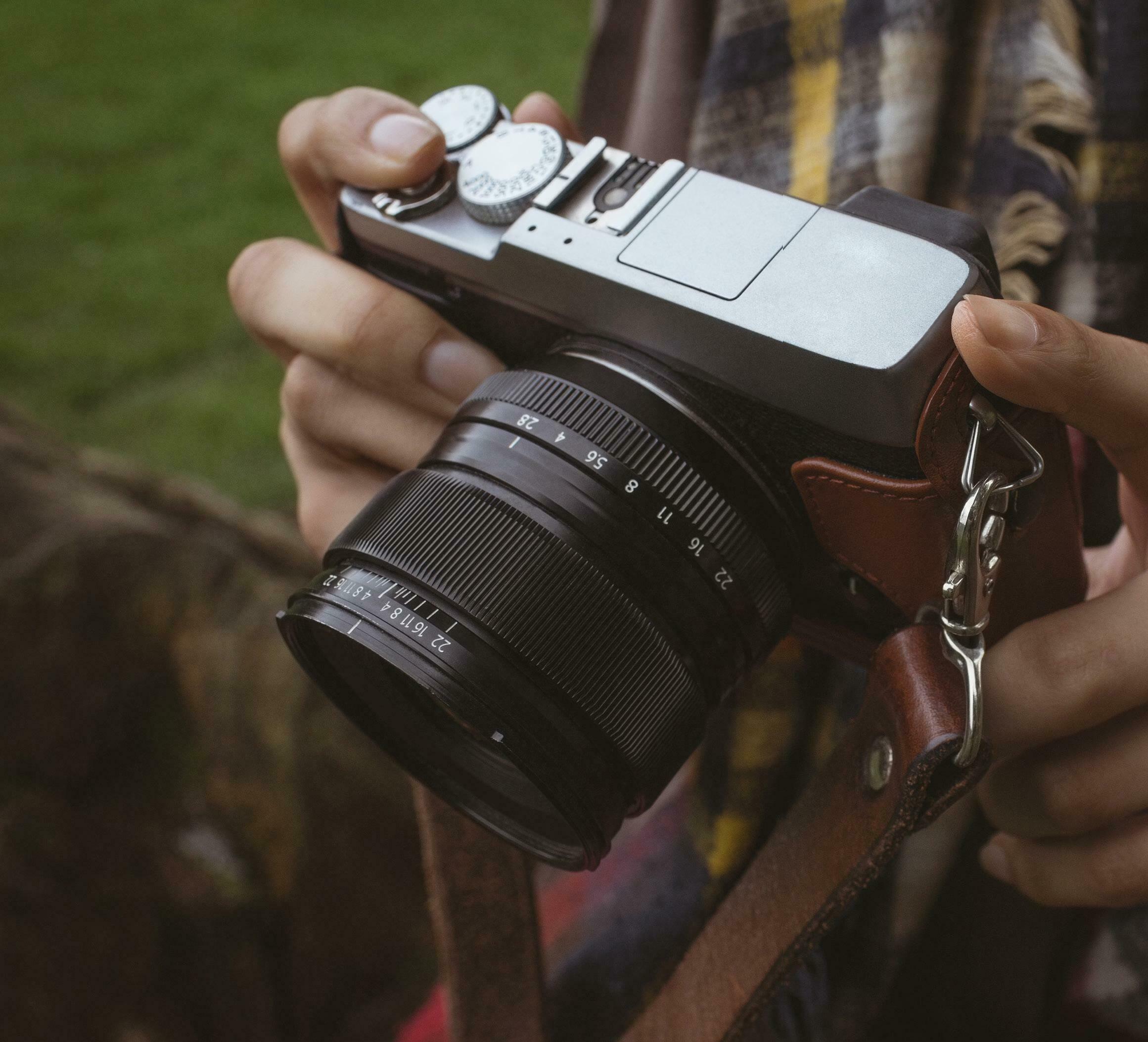GEN Z DISCOVERS RETRO DIGITAL CAMERAS